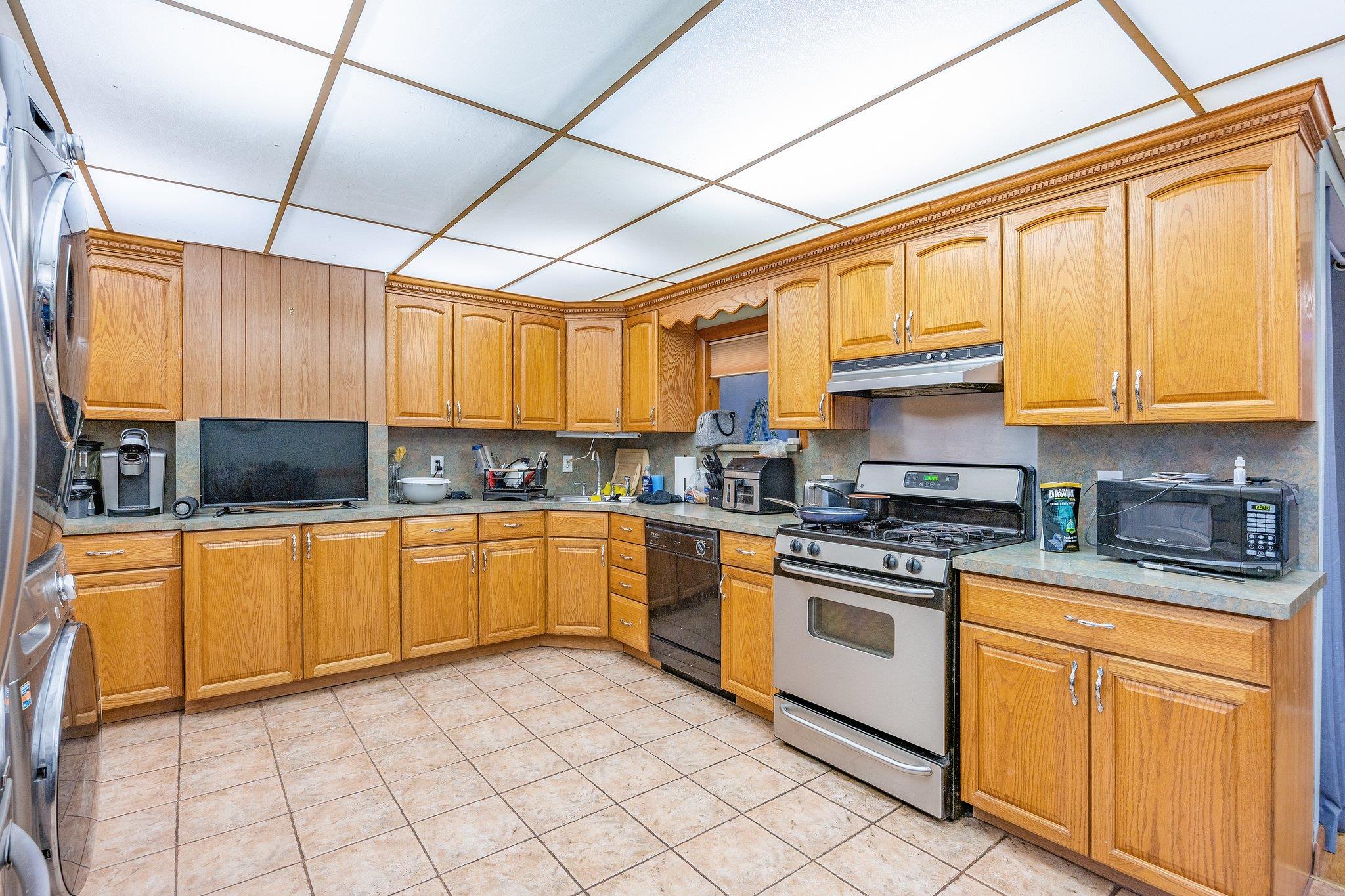 #5 photo, 5801 59th Street, Maspeth , NY 11378