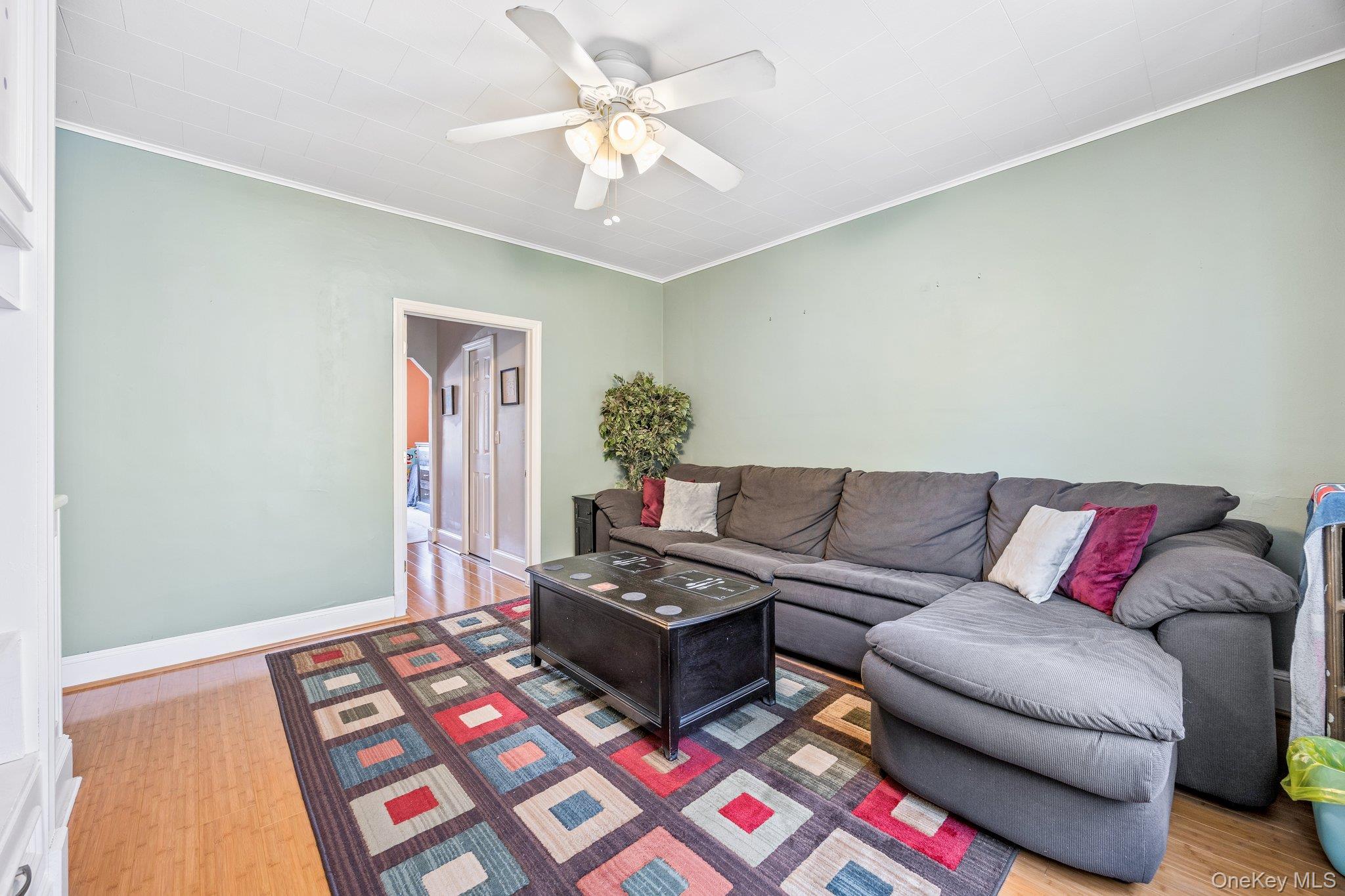 #16 photo, 6161 62nd Avenue, クイーンズ区 Middle Village , NY 11379