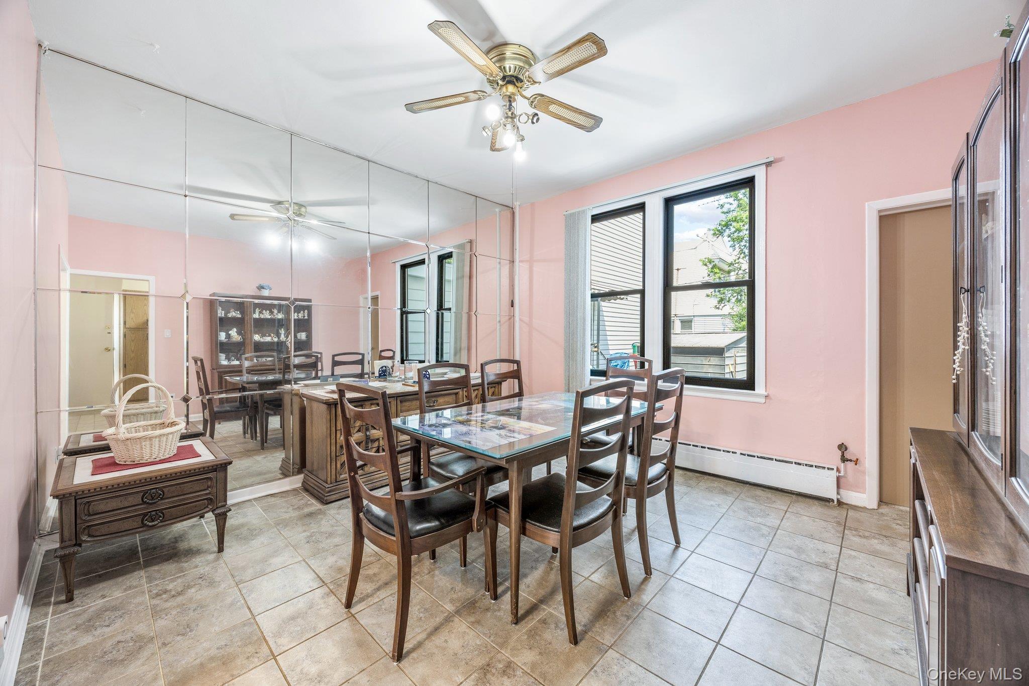 #8 photo, 6161 62nd Avenue, クイーンズ区 Middle Village , NY 11379