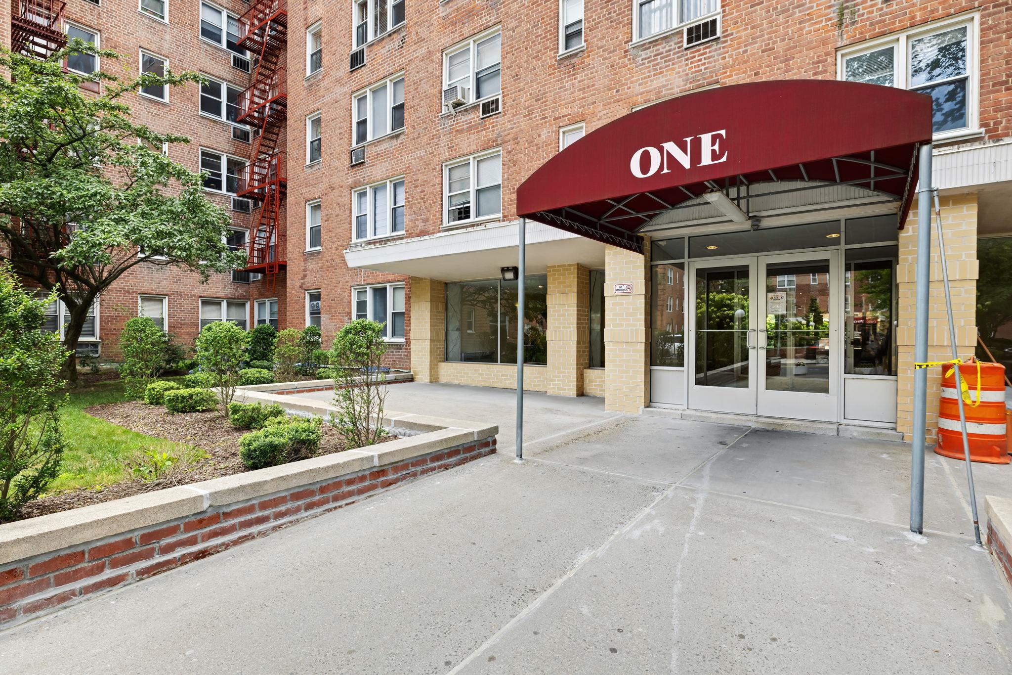 #1 photo, 1 Sadore Lane, 紐約州 Yonkers , NY 10710