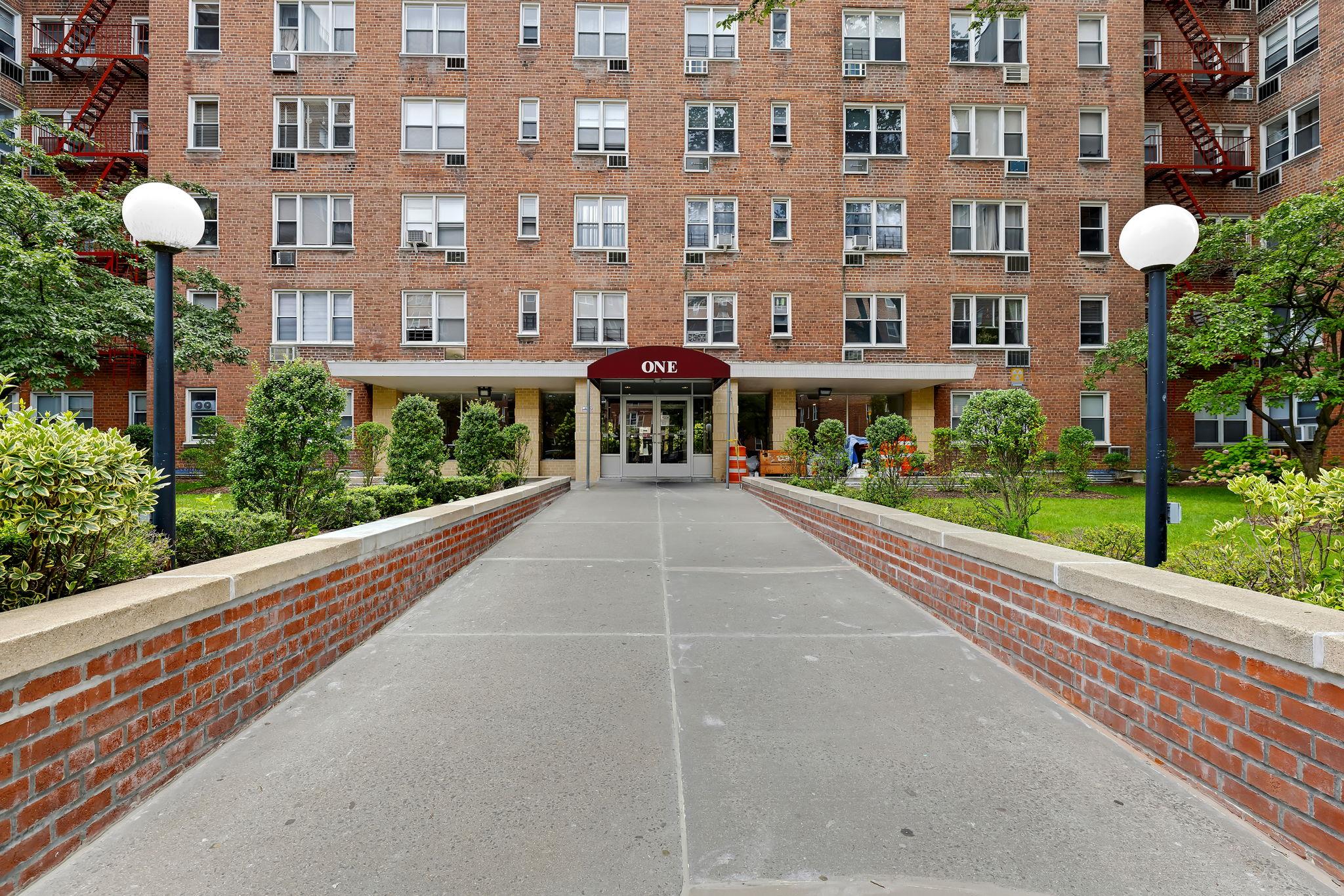 #19 photo, 1 Sadore Lane, 뉴욕주 Yonkers , NY 10710