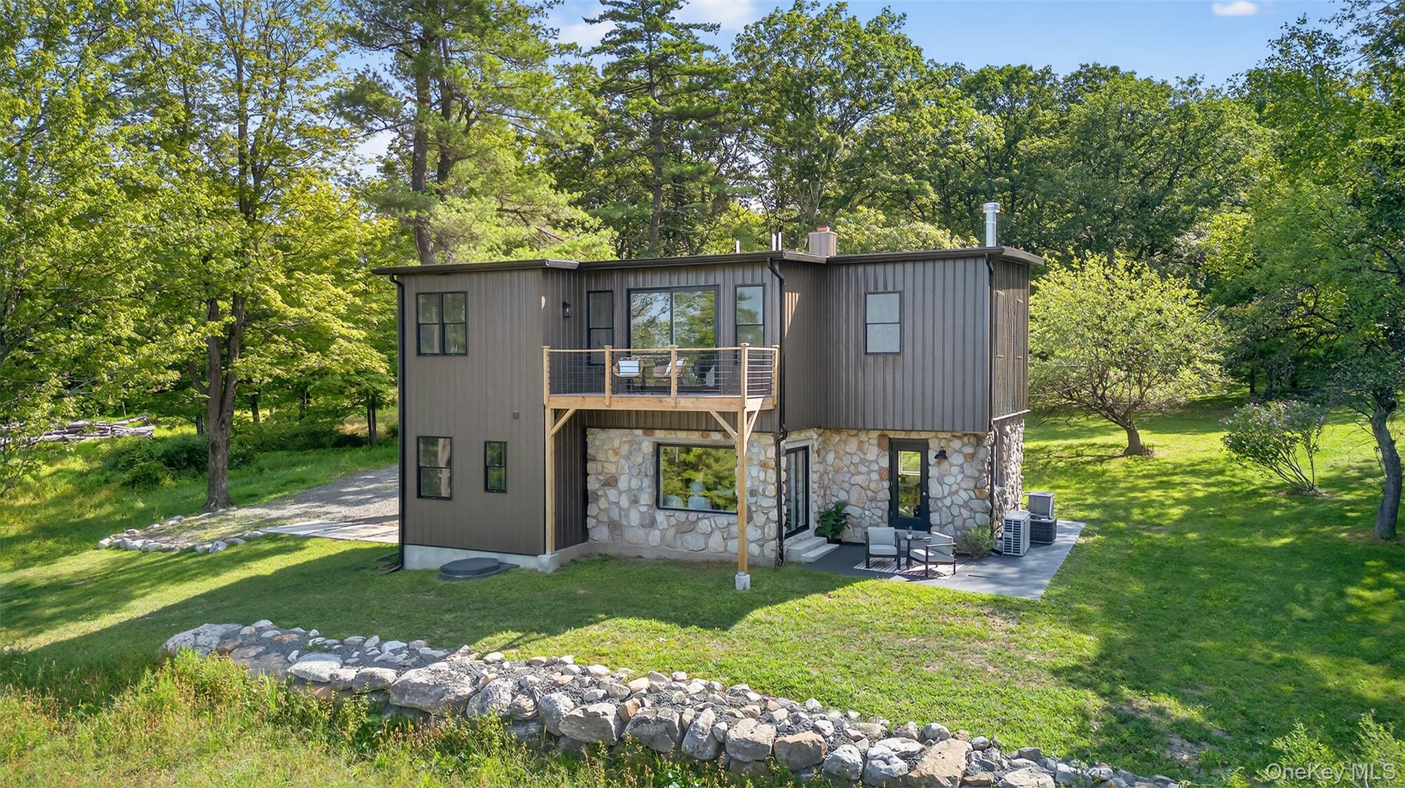 #2 photo, 115 Schuyler Avenue, Cragsmoor , NY 12420