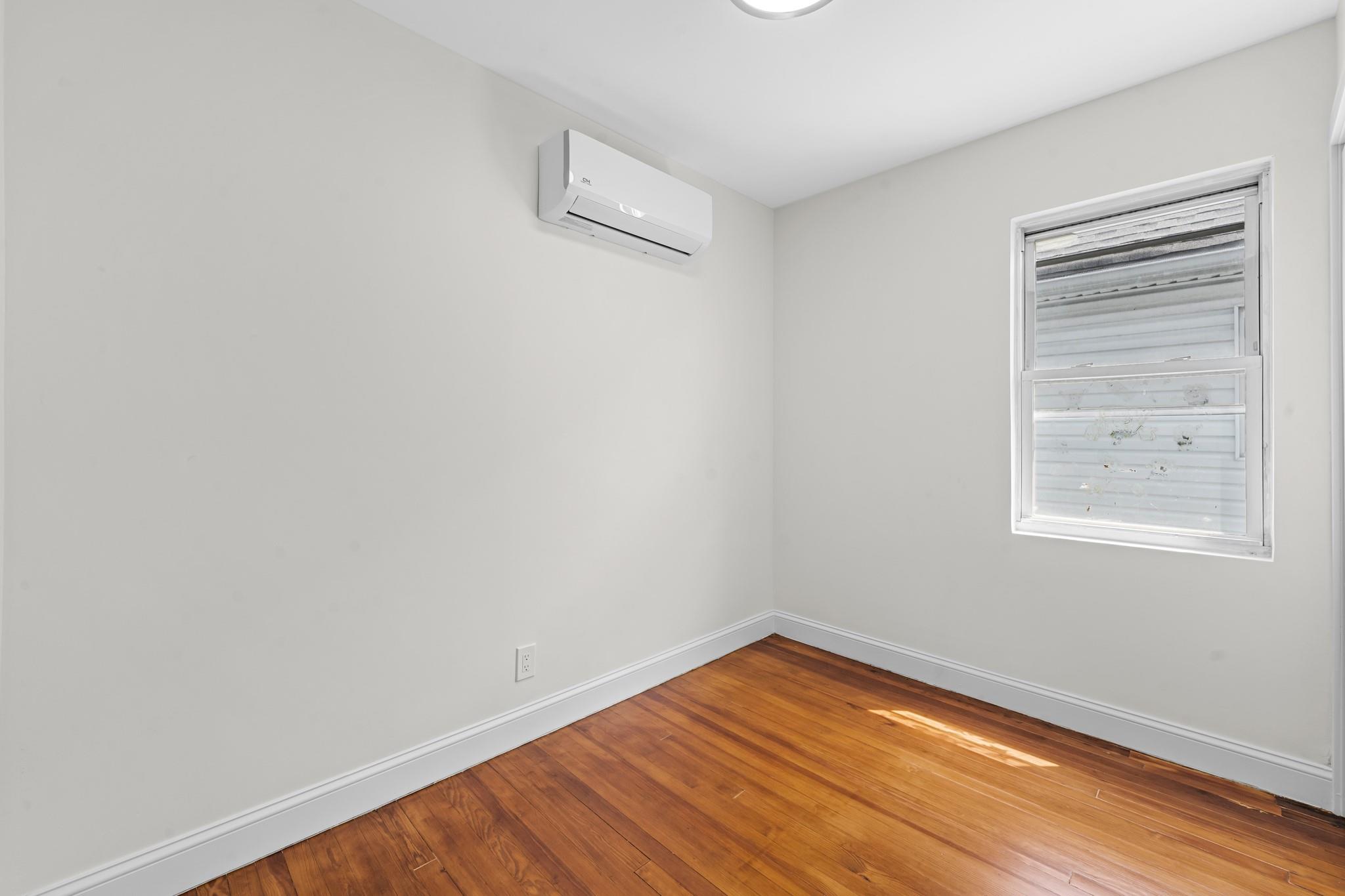 #11 photo, 13336 114th Place, 皇后區 奧松公園 South Ozone Park , NY 11420