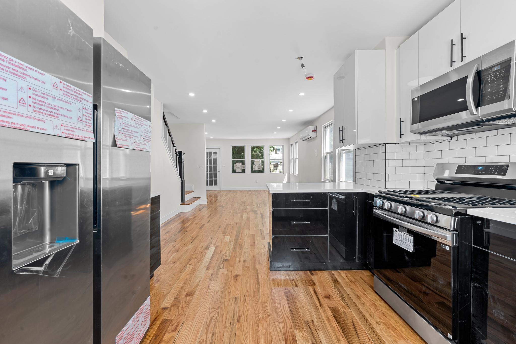 #4 photo, 13336 114th Place, 皇后區 奧松公園 South Ozone Park , NY 11420