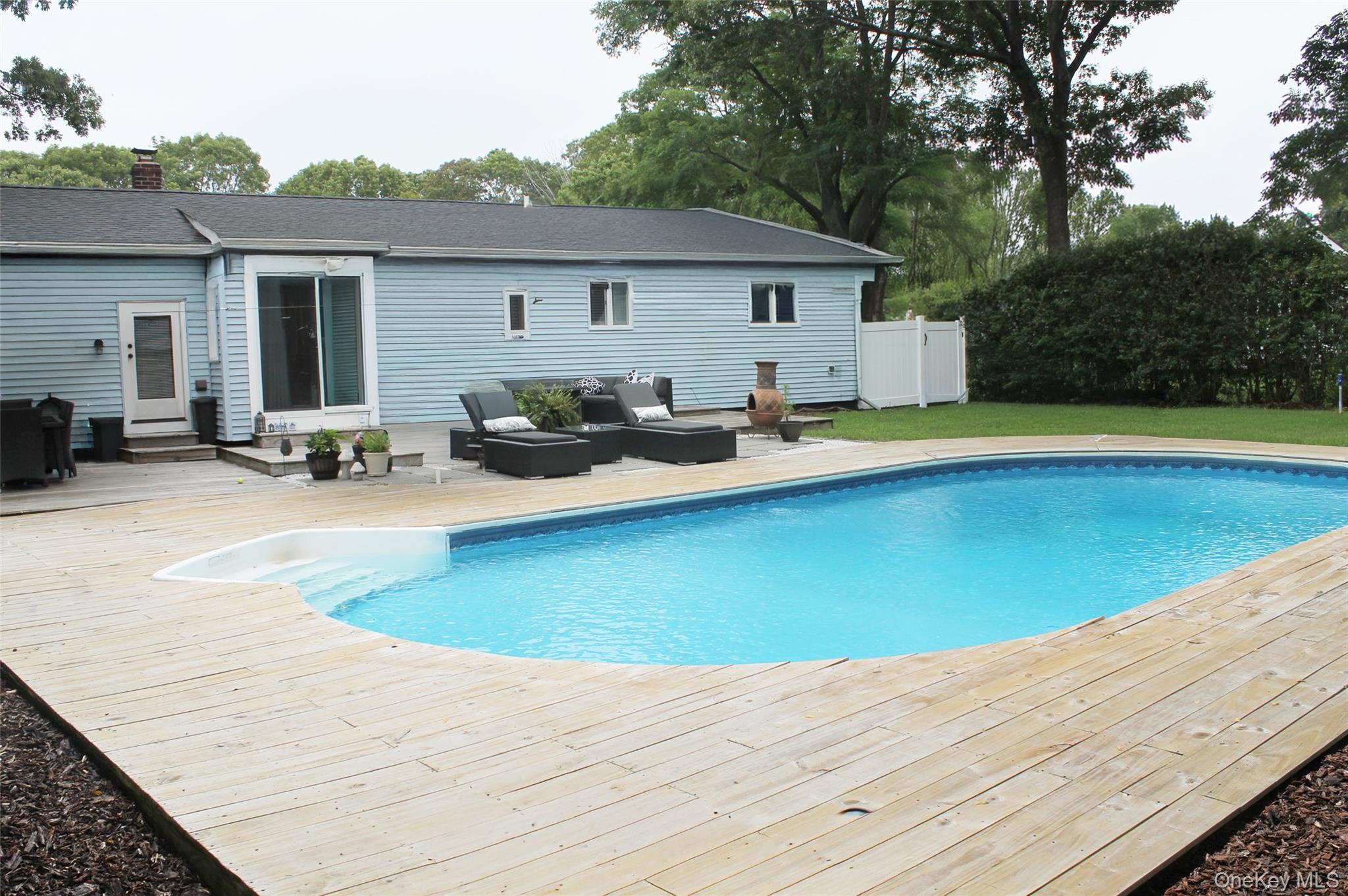 #17 photo, 21 Holzman Drive, サフォーク郡 Hampton Bays , NY 11946