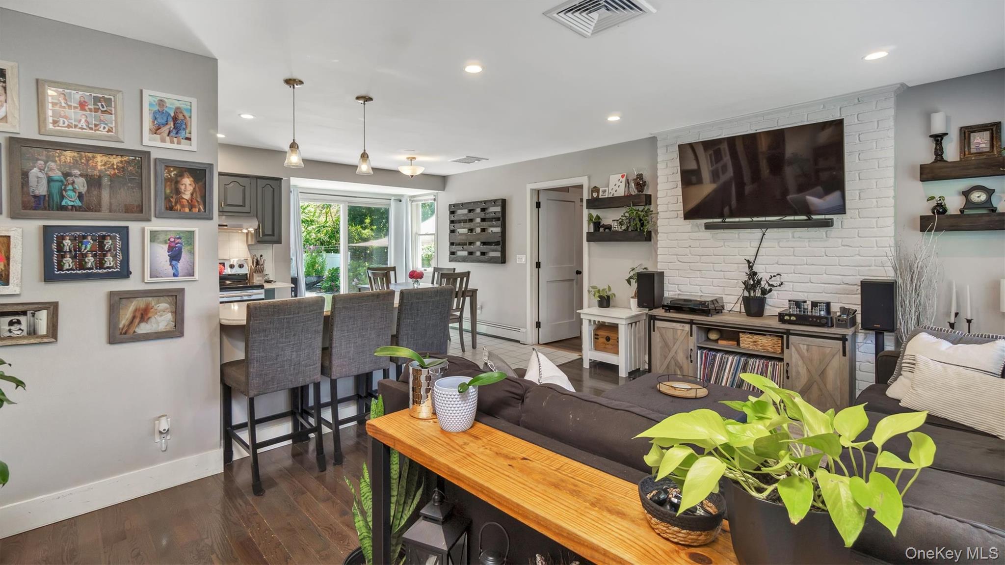 #3 photo, 21 Holzman Drive, サフォーク郡 Hampton Bays , NY 11946