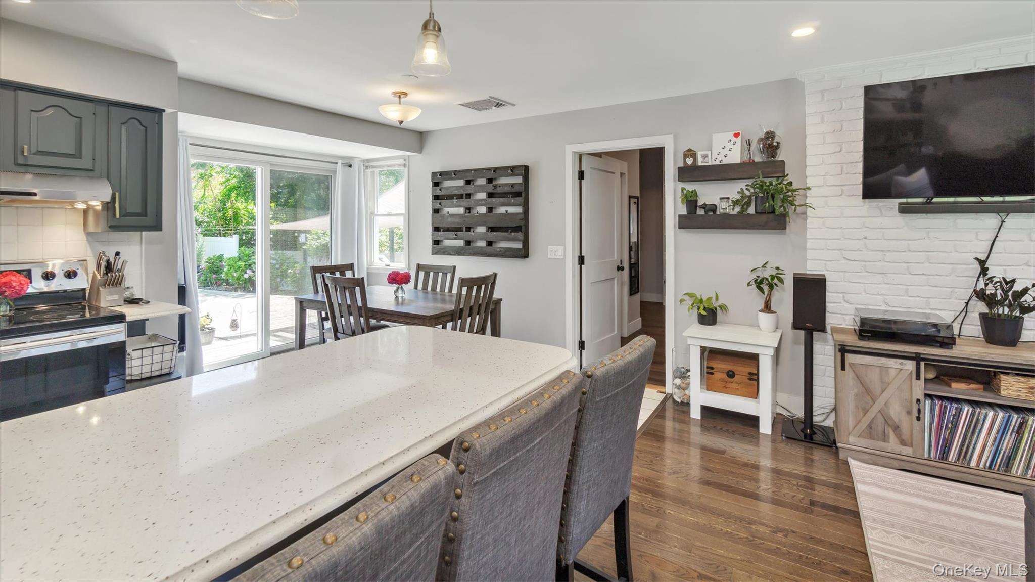 #5 photo, 21 Holzman Drive, サフォーク郡 Hampton Bays , NY 11946