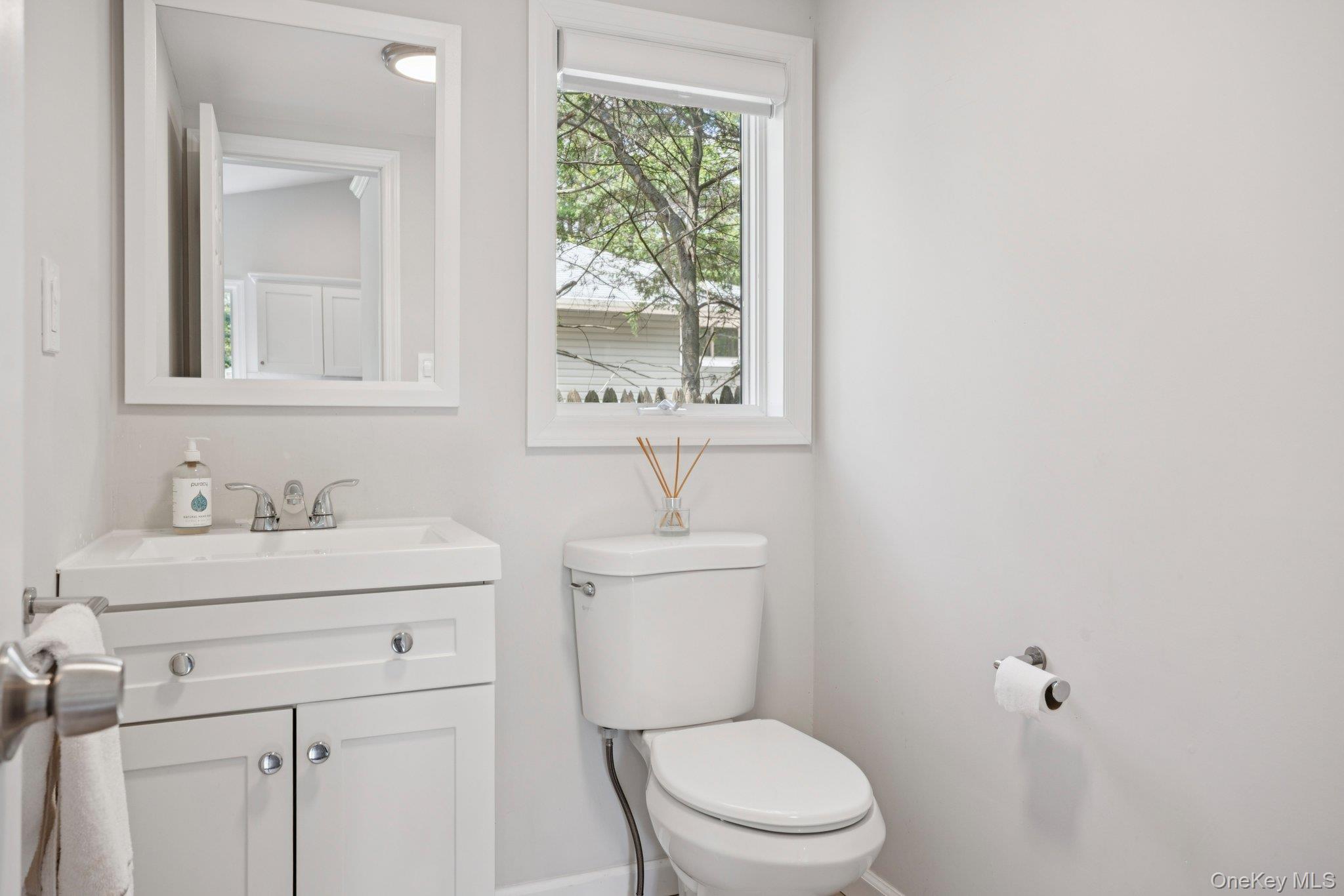 #13 photo, 100 Panamoka Trail, サフォーク郡 Ridge , NY 11961