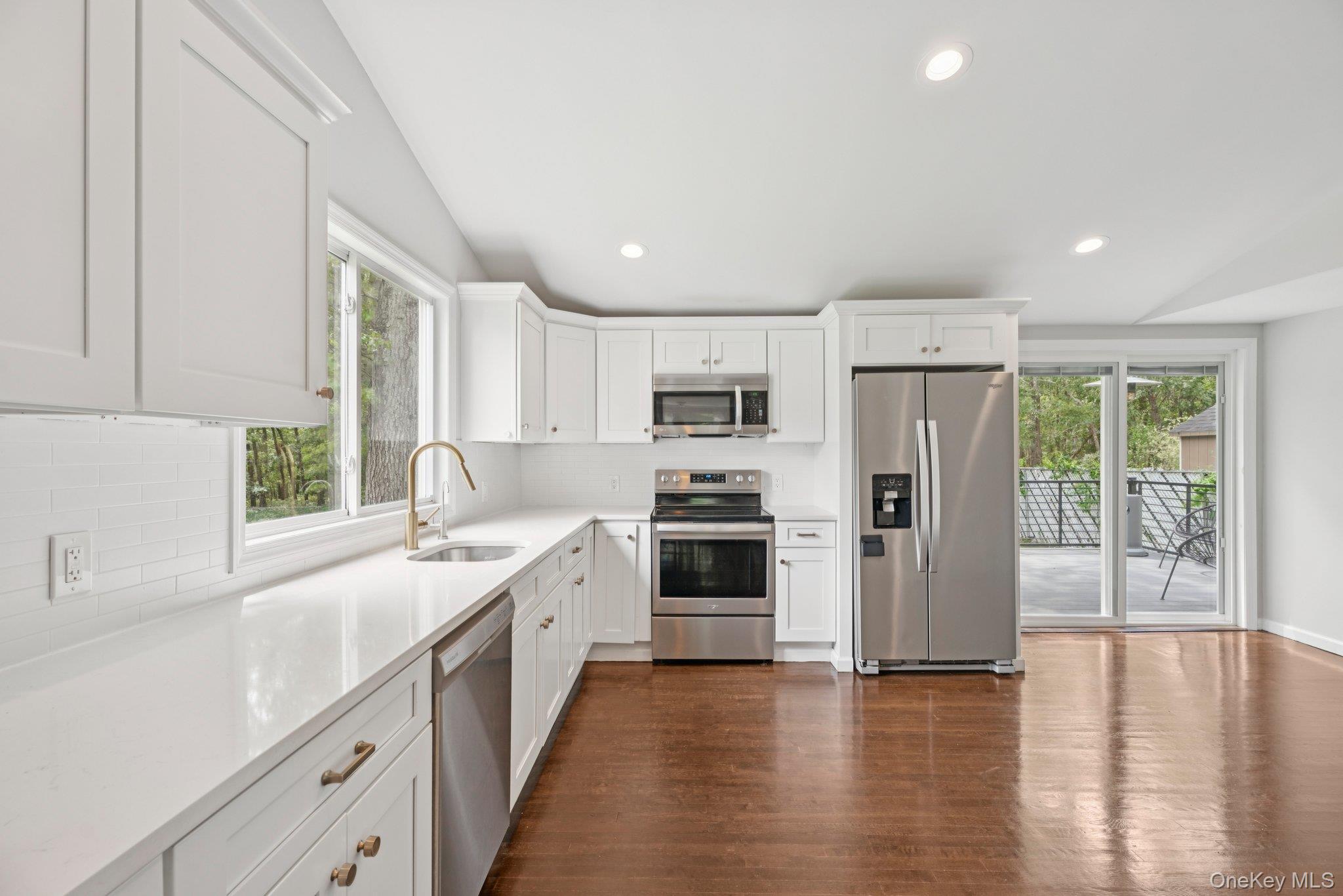 #2 photo, 100 Panamoka Trail, サフォーク郡 Ridge , NY 11961