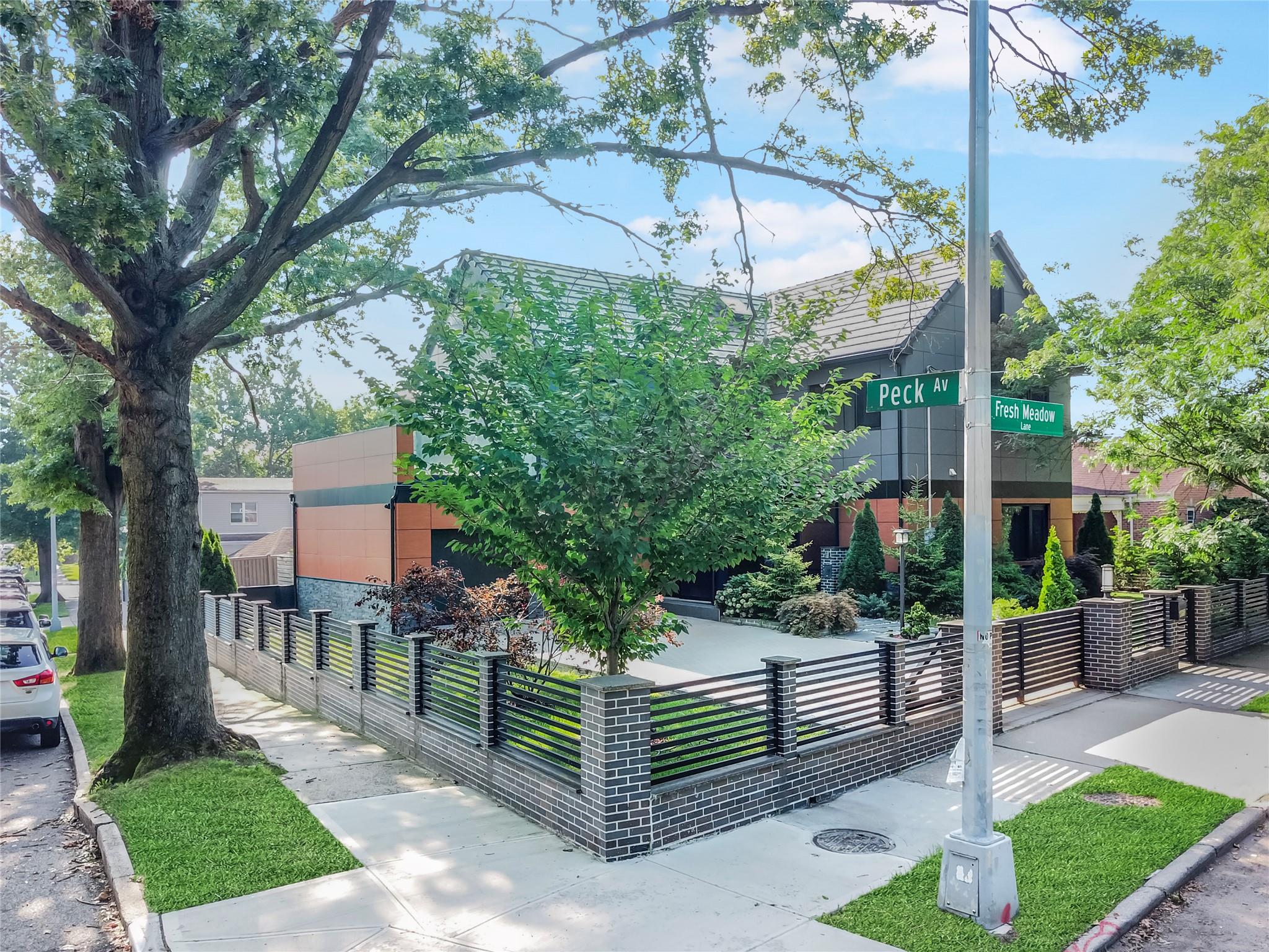 #2 photo, 4953 Fresh Meadow Lane, كوينز Fresh Meadows , NY 11365