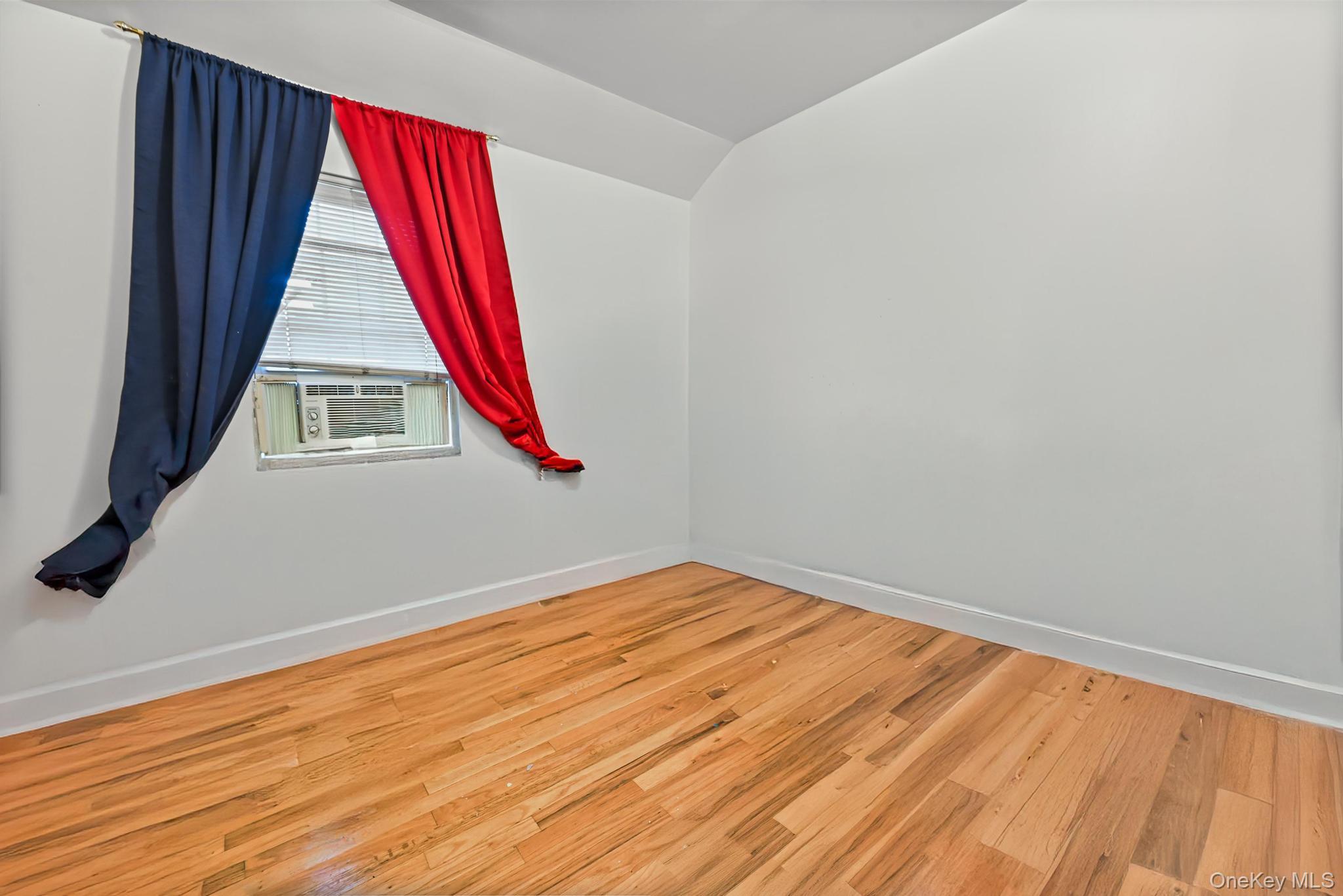 #12 photo, 225-15 147 Avenue, クイーンズ区 Rosedale , NY 11413