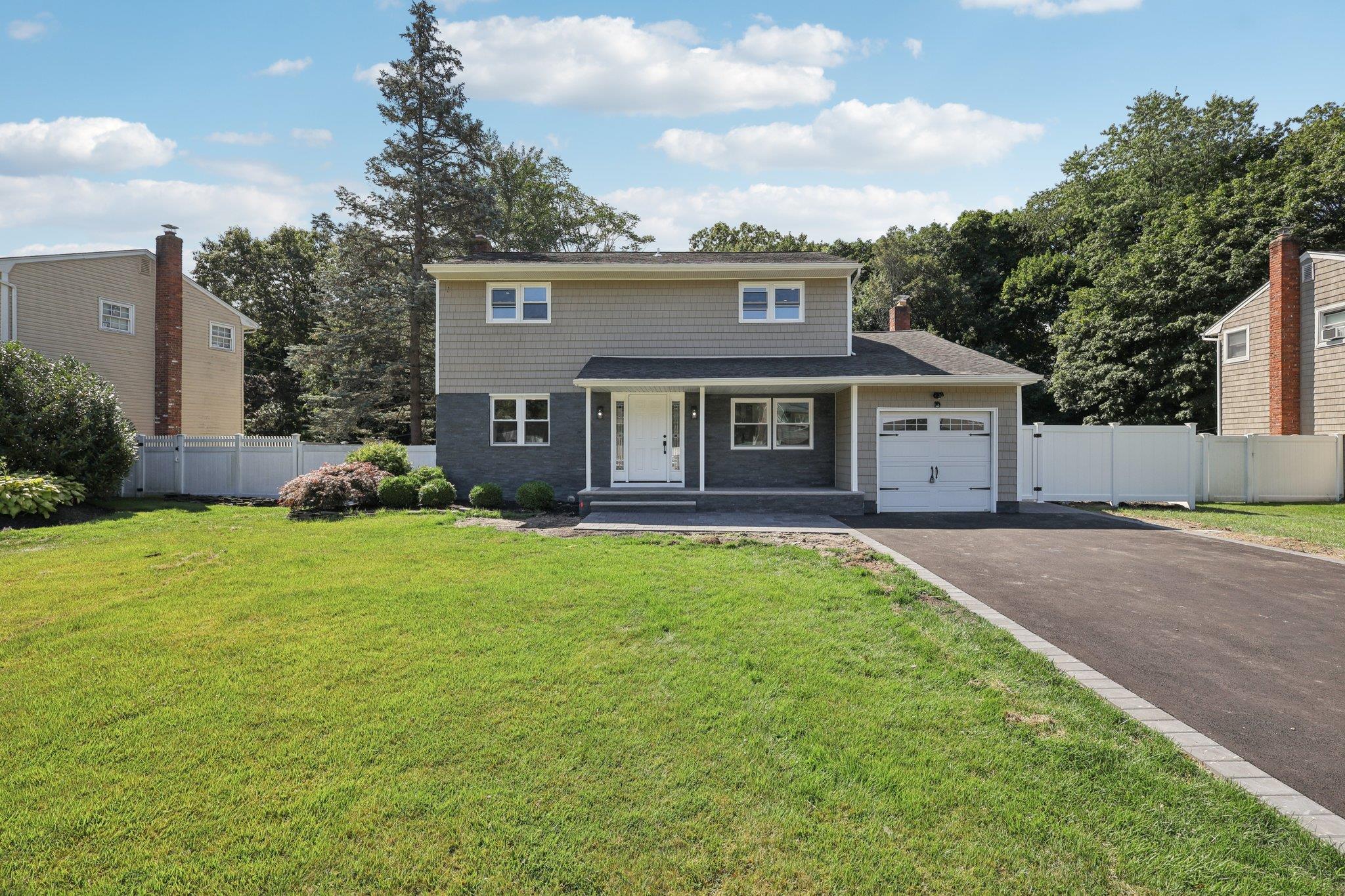 #1 photo, 12 Somerset Dr, 東長島 康马克 Commack , NY 11725