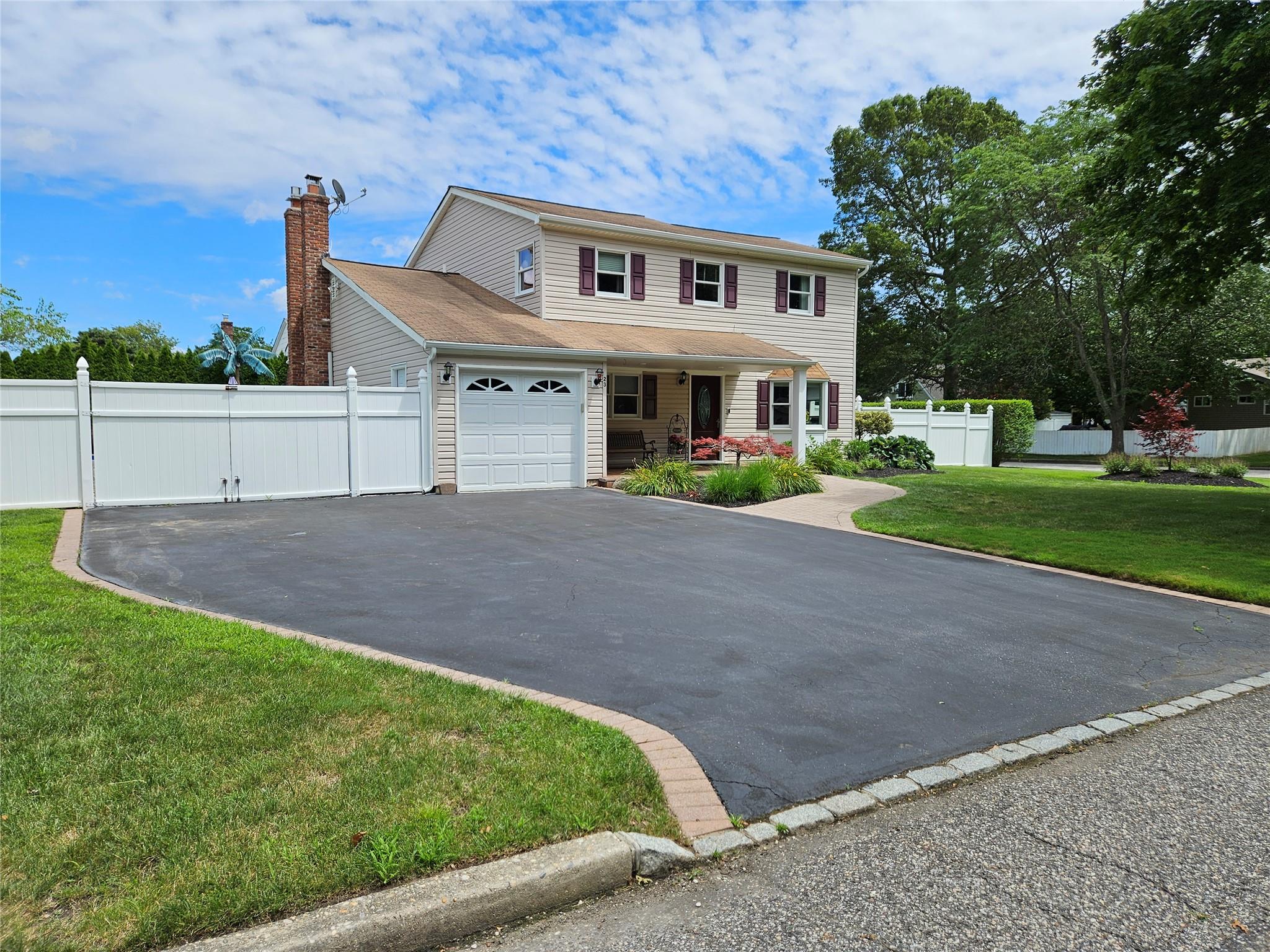 #1 photo, 23 Saratoga Avenue, 東長島 Medford , NY 11763