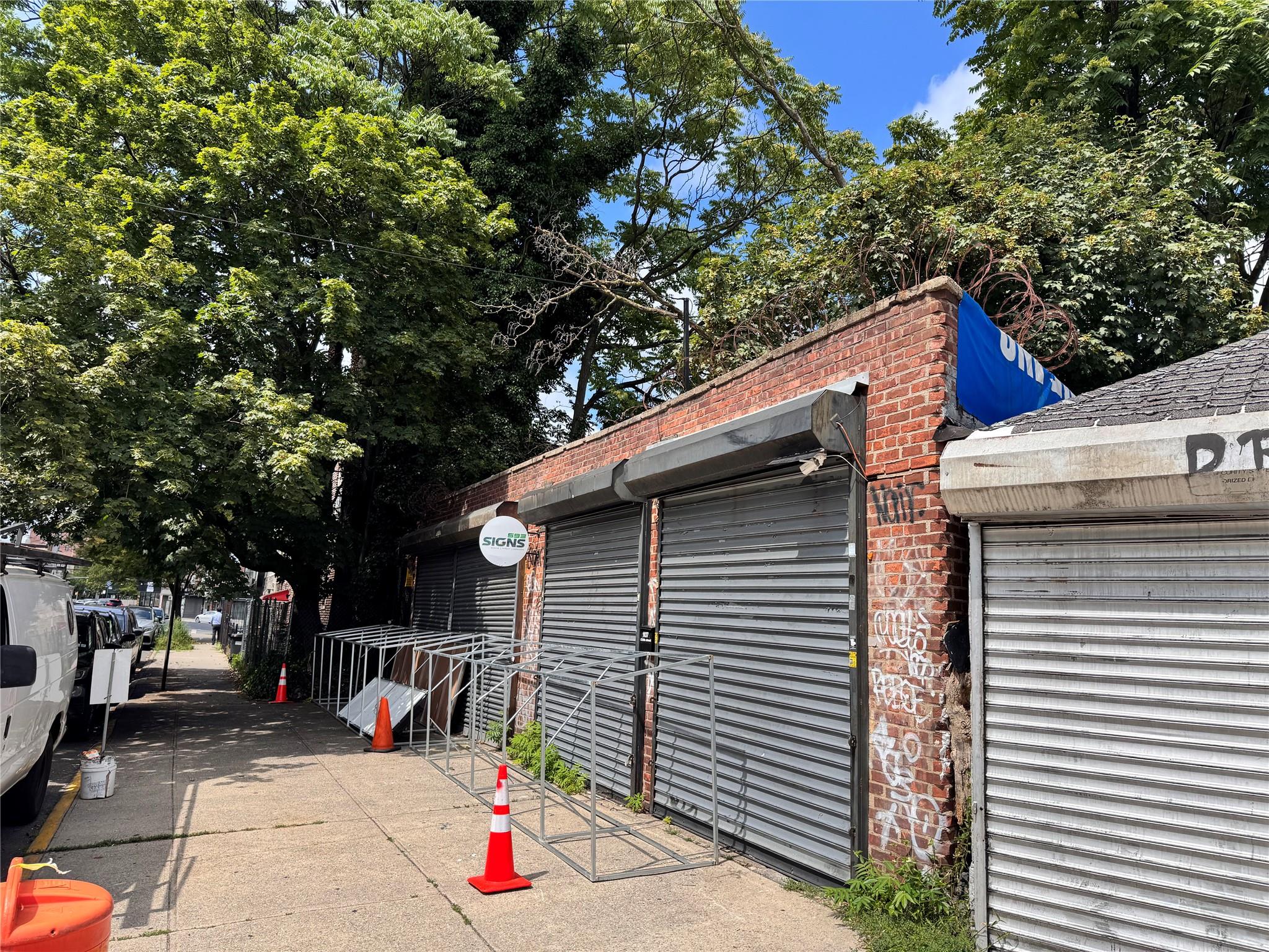 #4 photo, 1800 Flatbush Avenue, ブルックリン区 Brooklyn , NY 11210