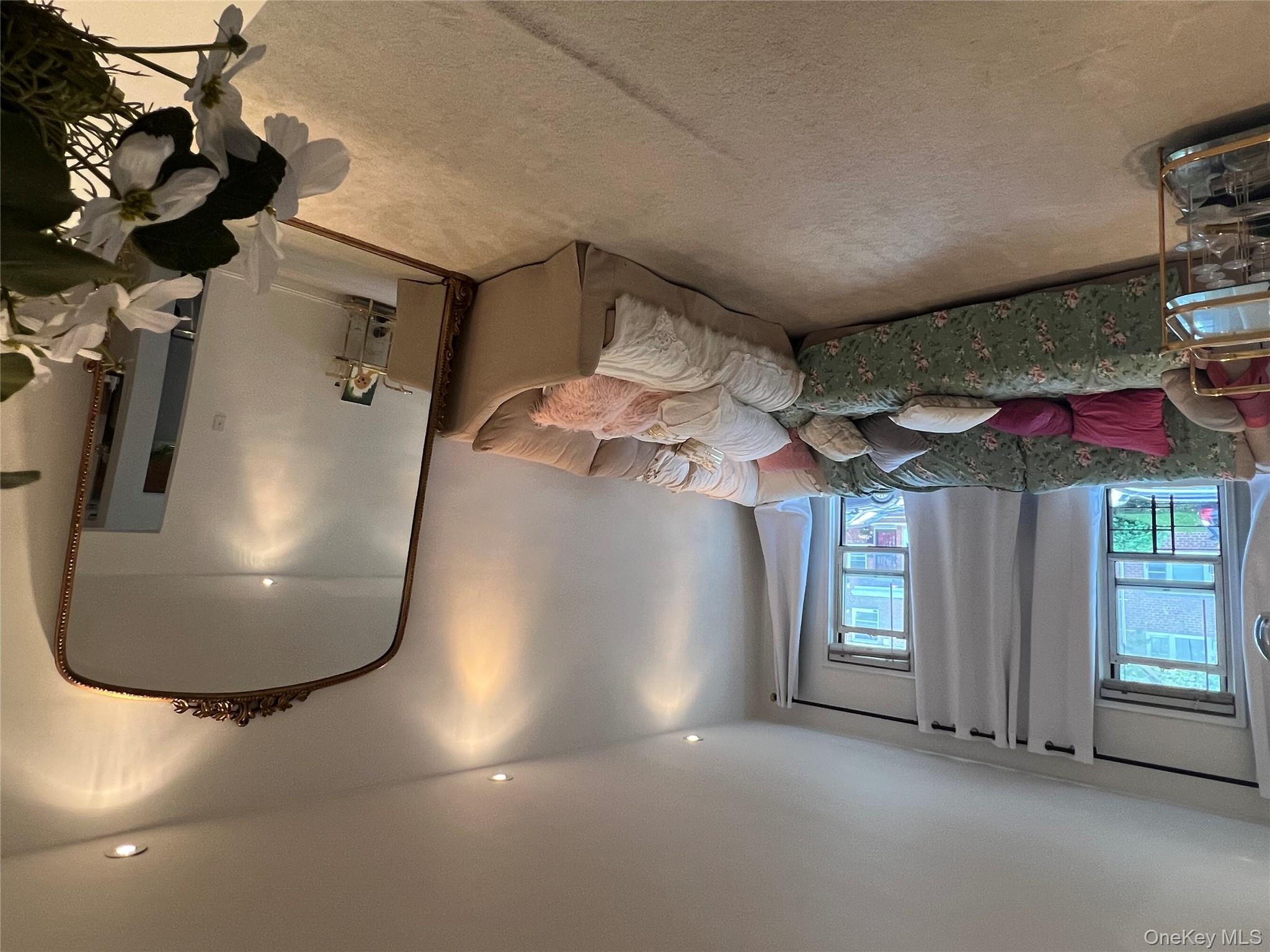 #4 photo, 138-46 68th Drive, クイーンズ区 Kew Garden Hills , NY 11367