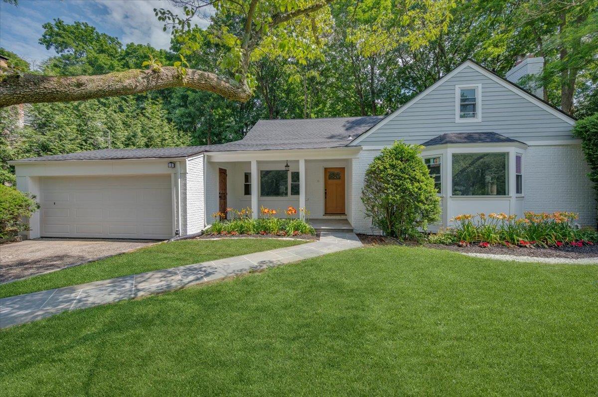 #1 photo, 19 Bonnie Way, Larchmont , NY 10538