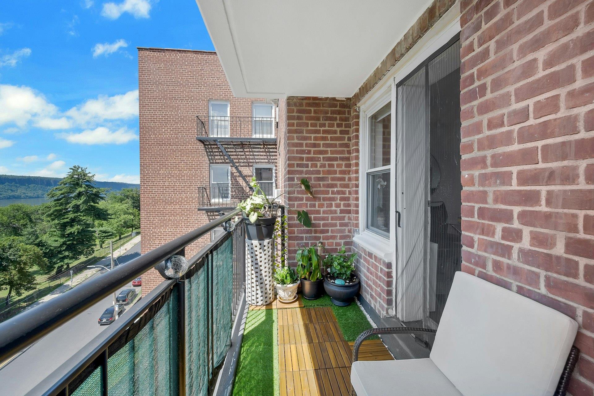 #10 photo, 440 Warburton Avenue, Yonkers , NY 10701