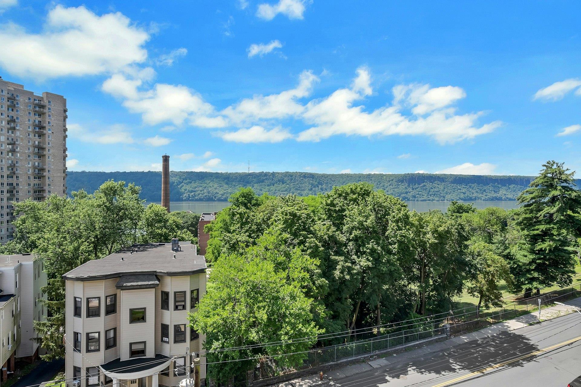 #15 photo, 440 Warburton Avenue, Yonkers , NY 10701