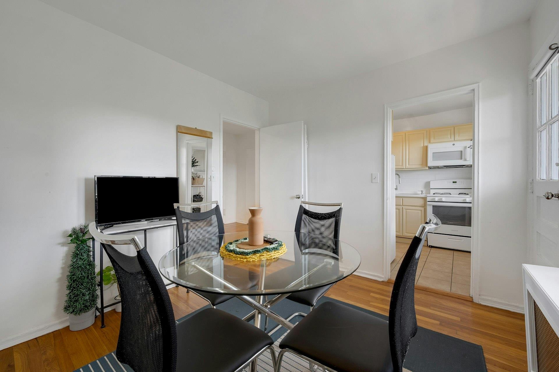 #7 photo, 440 Warburton Avenue, Yonkers , NY 10701