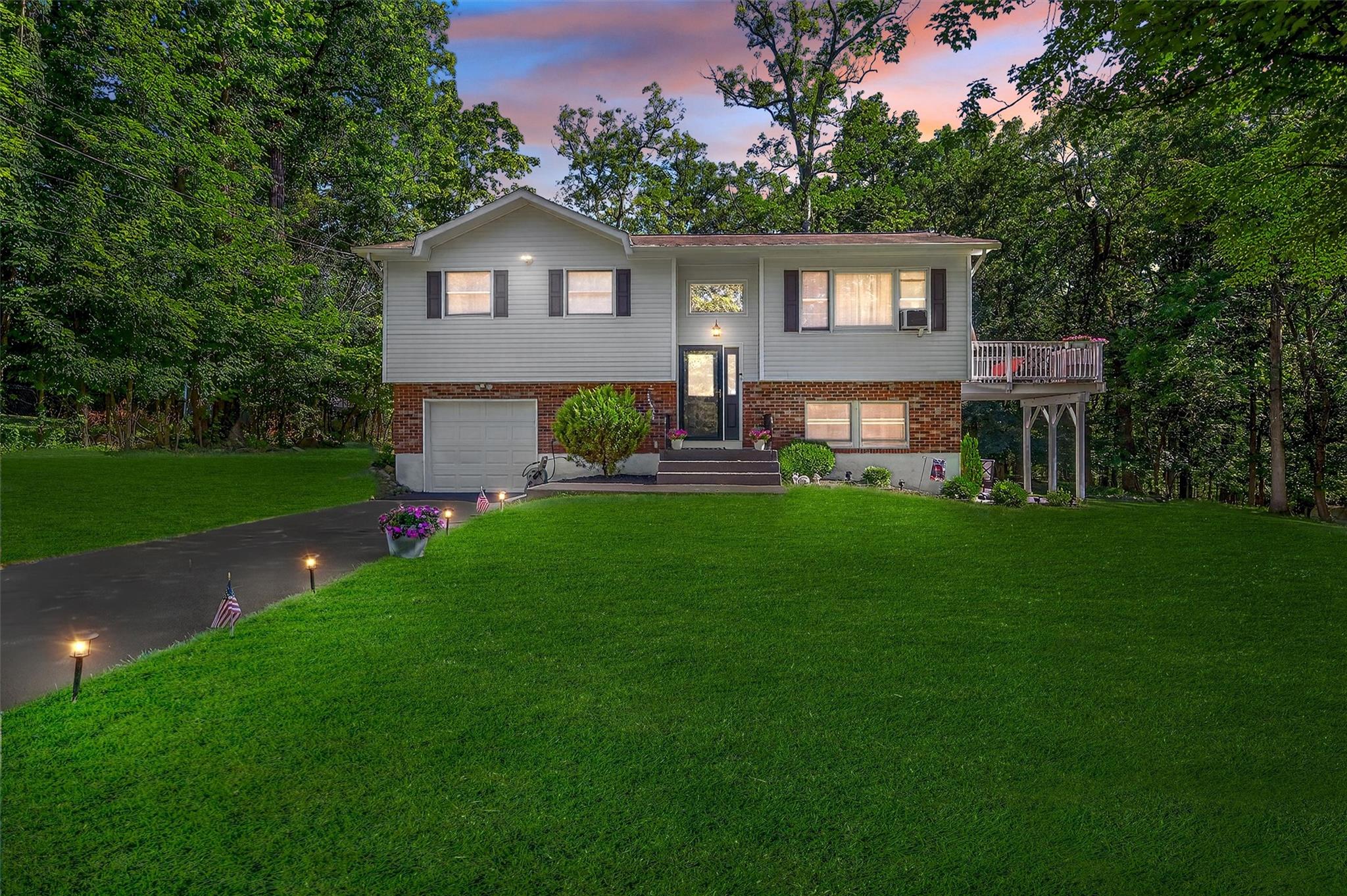#1 photo, 9 Vascello Road, New Windsor , NY 12553