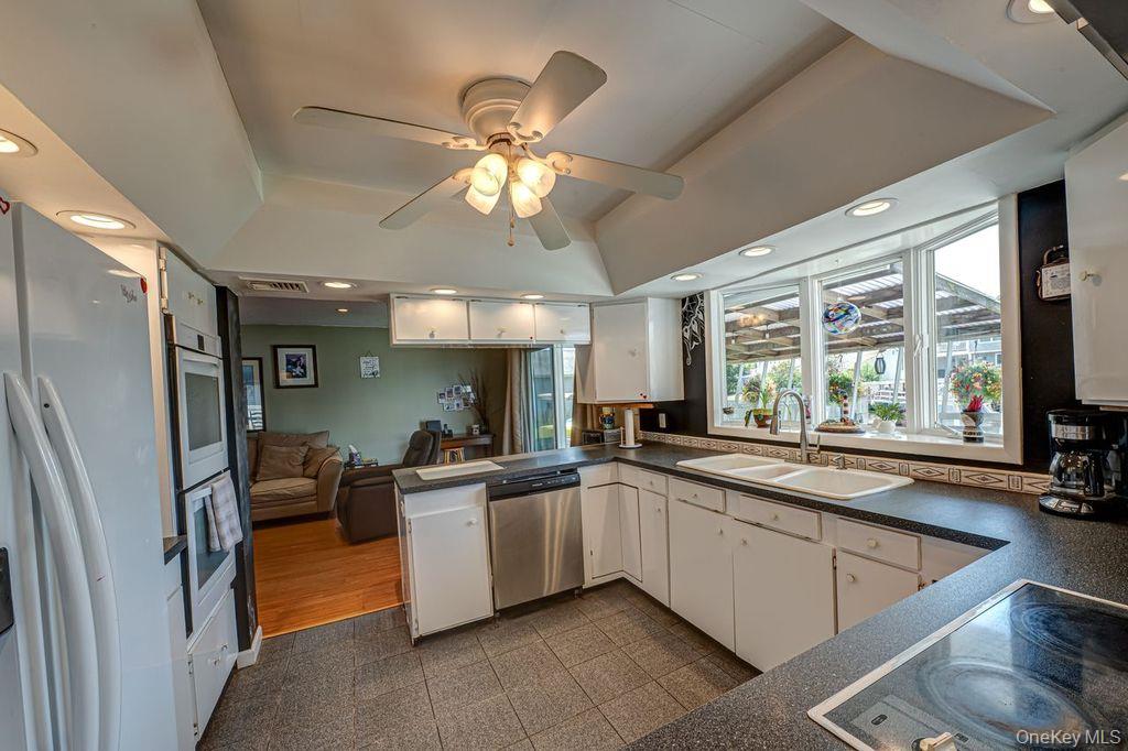 #13 photo, 66 Lighthouse Road, 東長島 Babylon , NY 11702