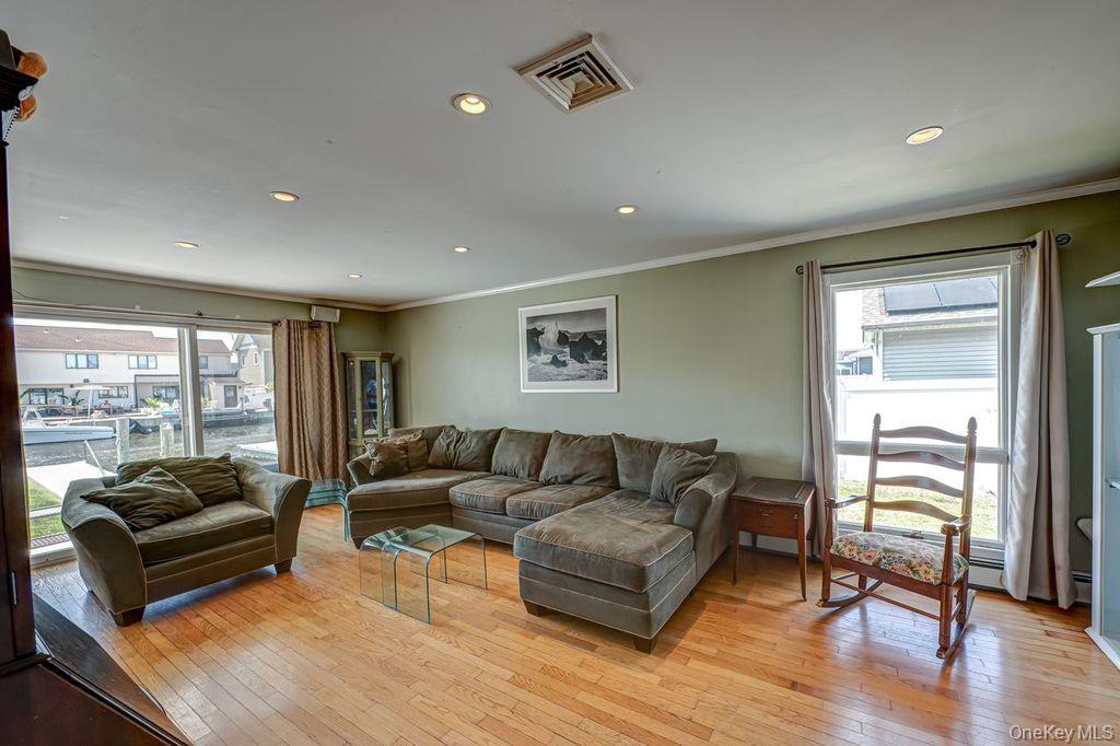 #7 photo, 66 Lighthouse Road, 東長島 Babylon , NY 11702