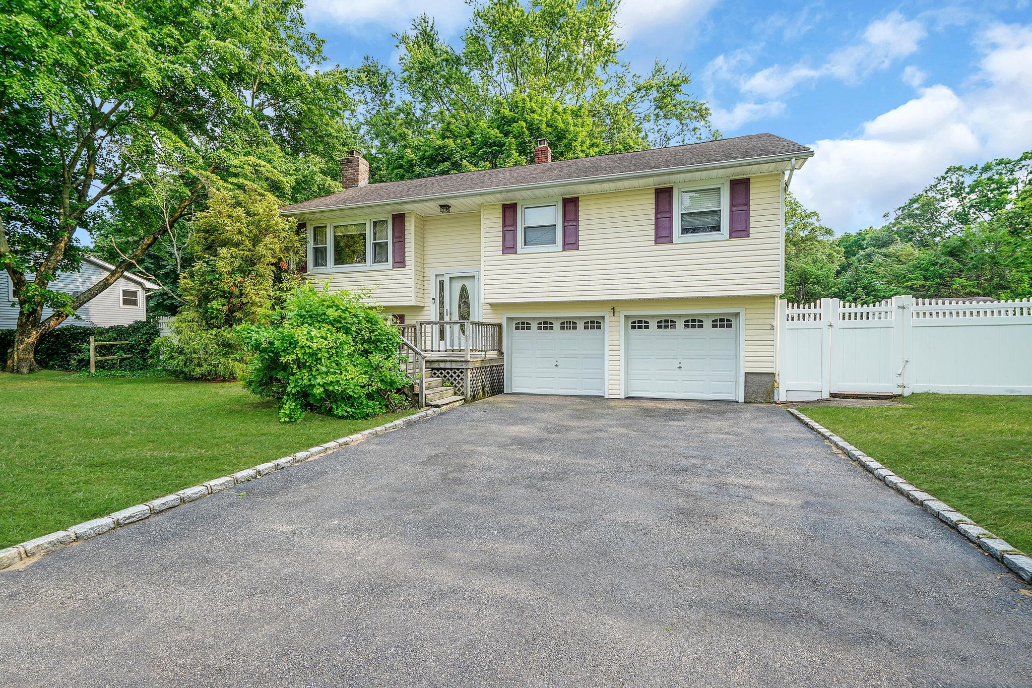 #1 photo, 4 Margaret Drive, Nesconset , NY 11767