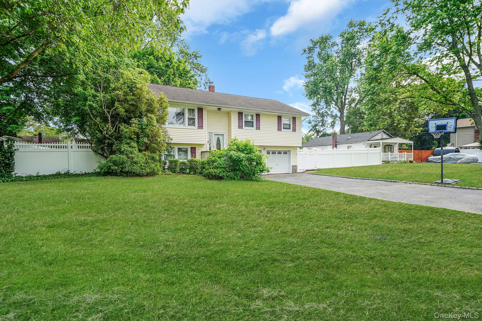 #3 photo, 4 Margaret Drive, 東長島 Nesconset , NY 11767