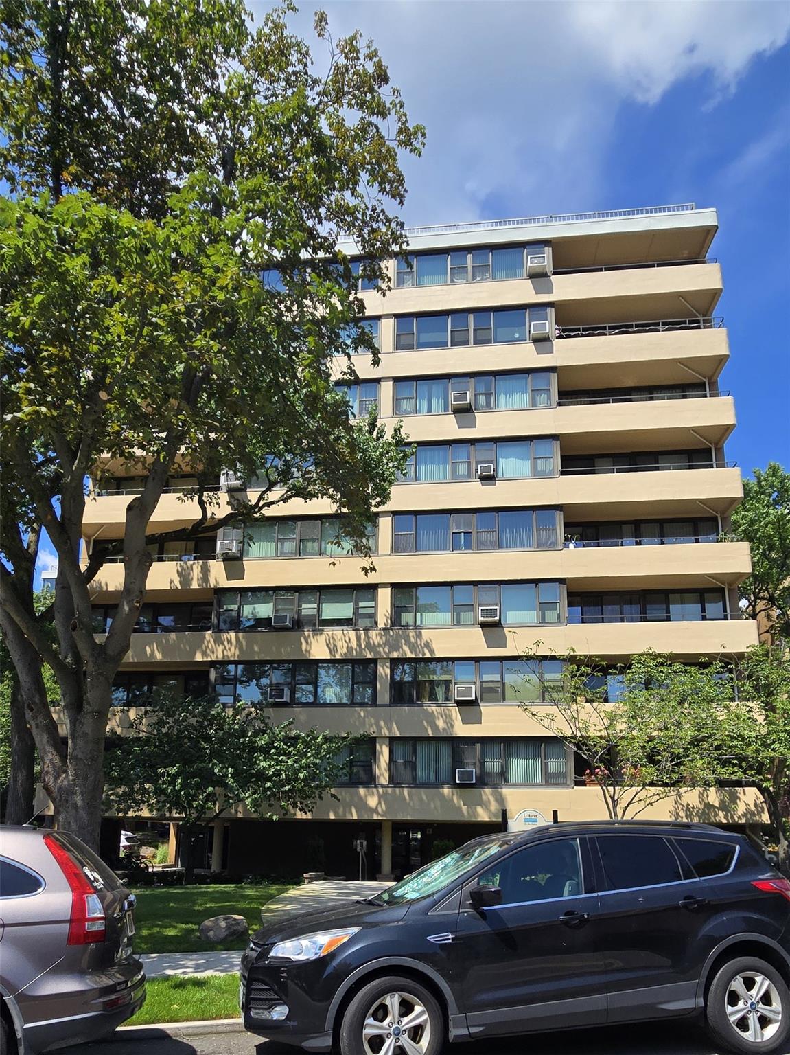 #1 photo, 10-24 166th St, Beechhurst , NY 11357