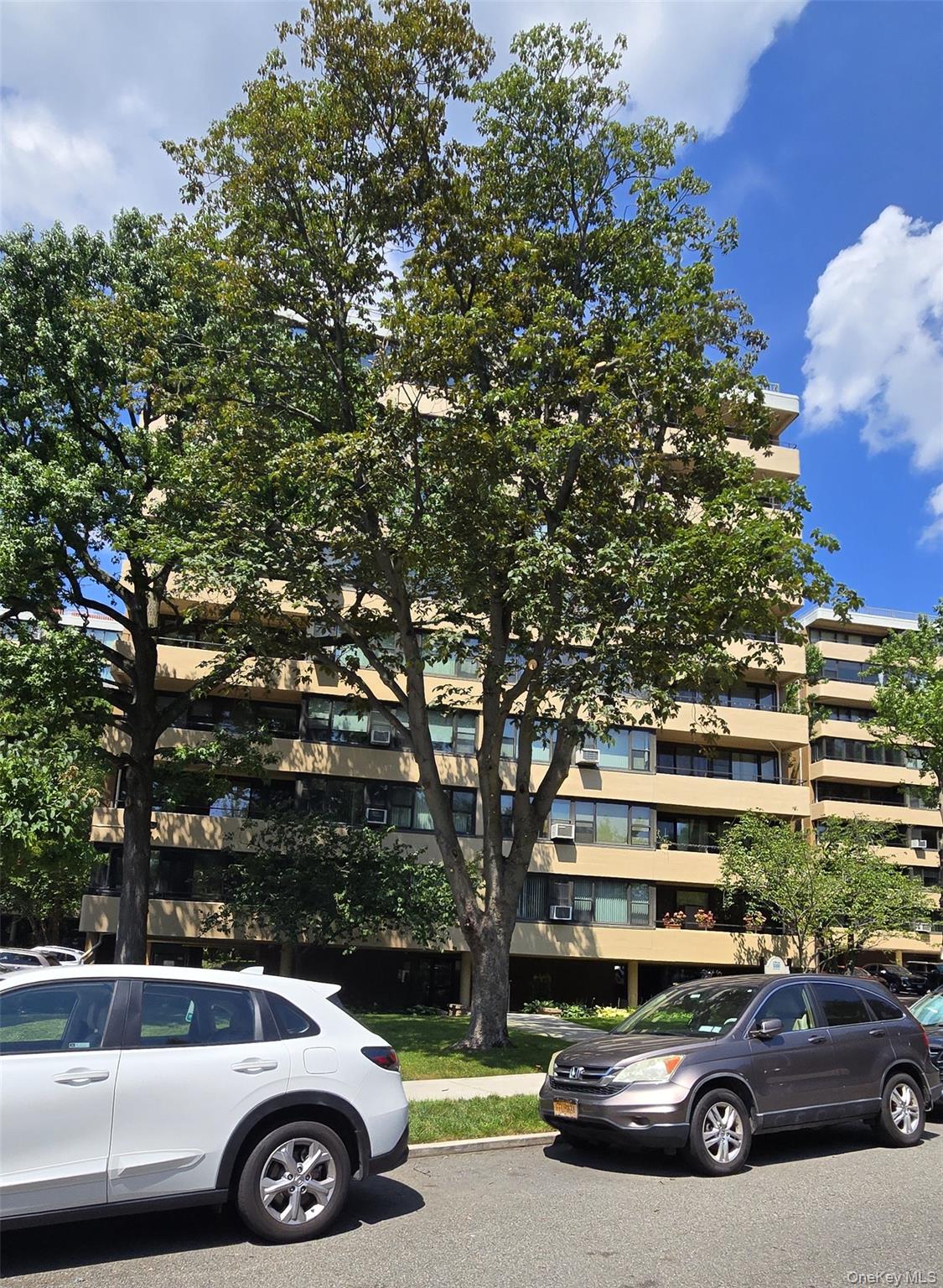 #3 photo, 10-24 166th St, クイーンズ区 Beechhurst , NY 11357