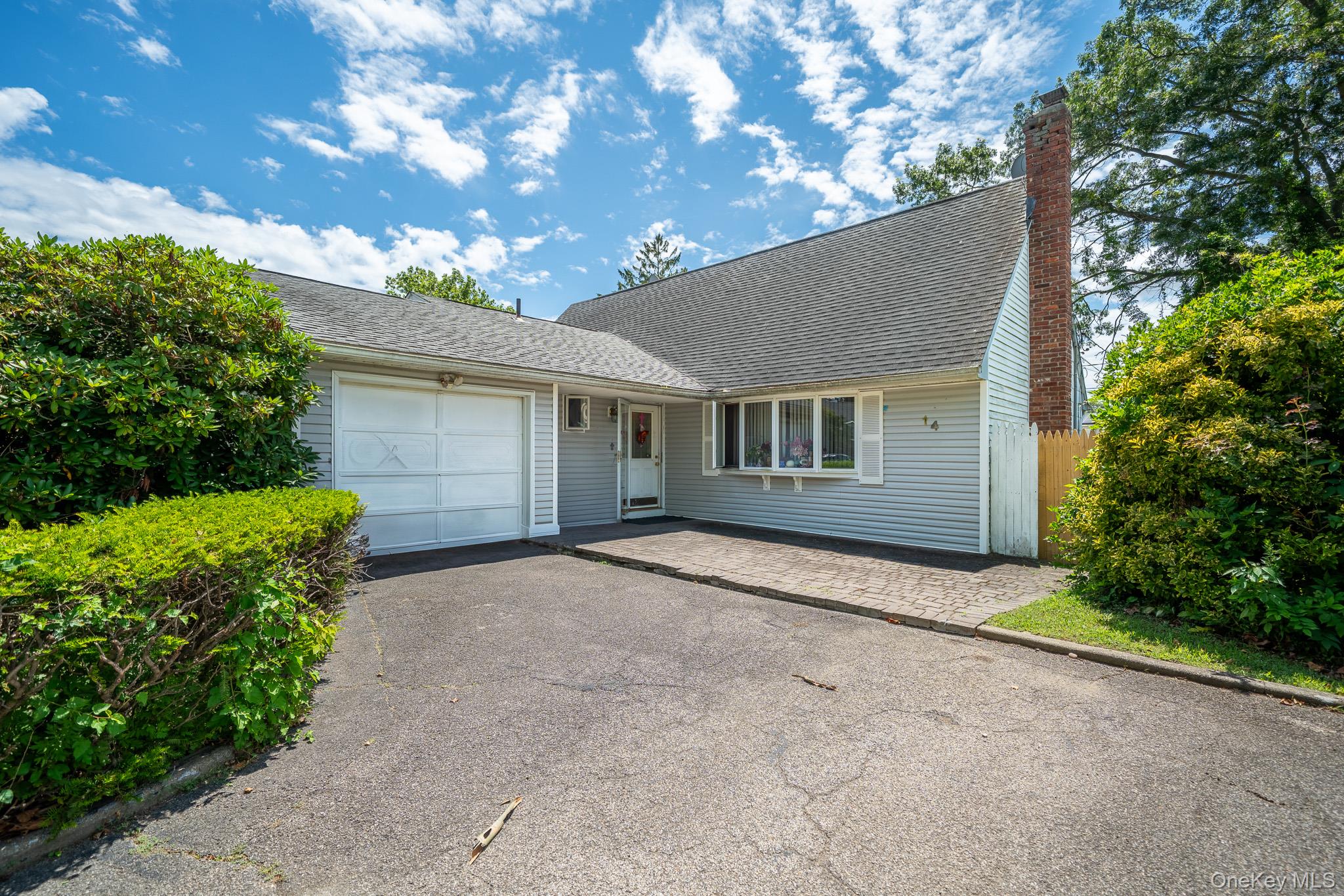 #2 photo, 14 Arcadia Drive, 東長島 Dix小山 Dix Hills , NY 11746