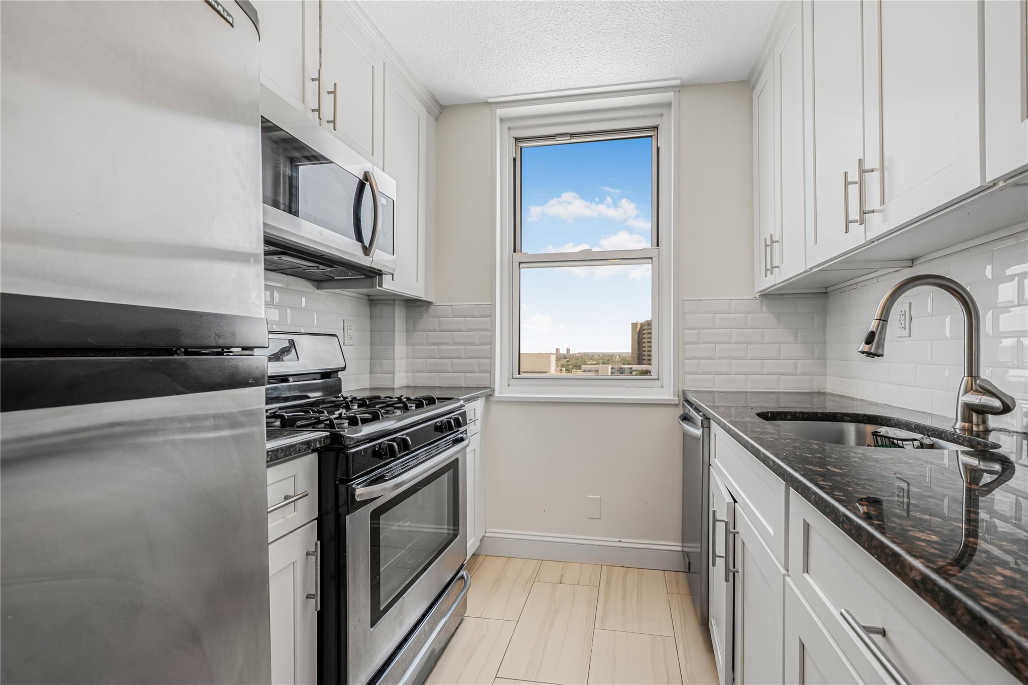 #10 photo, 118-17 Union Turnpike, Forest Hills , NY 11375