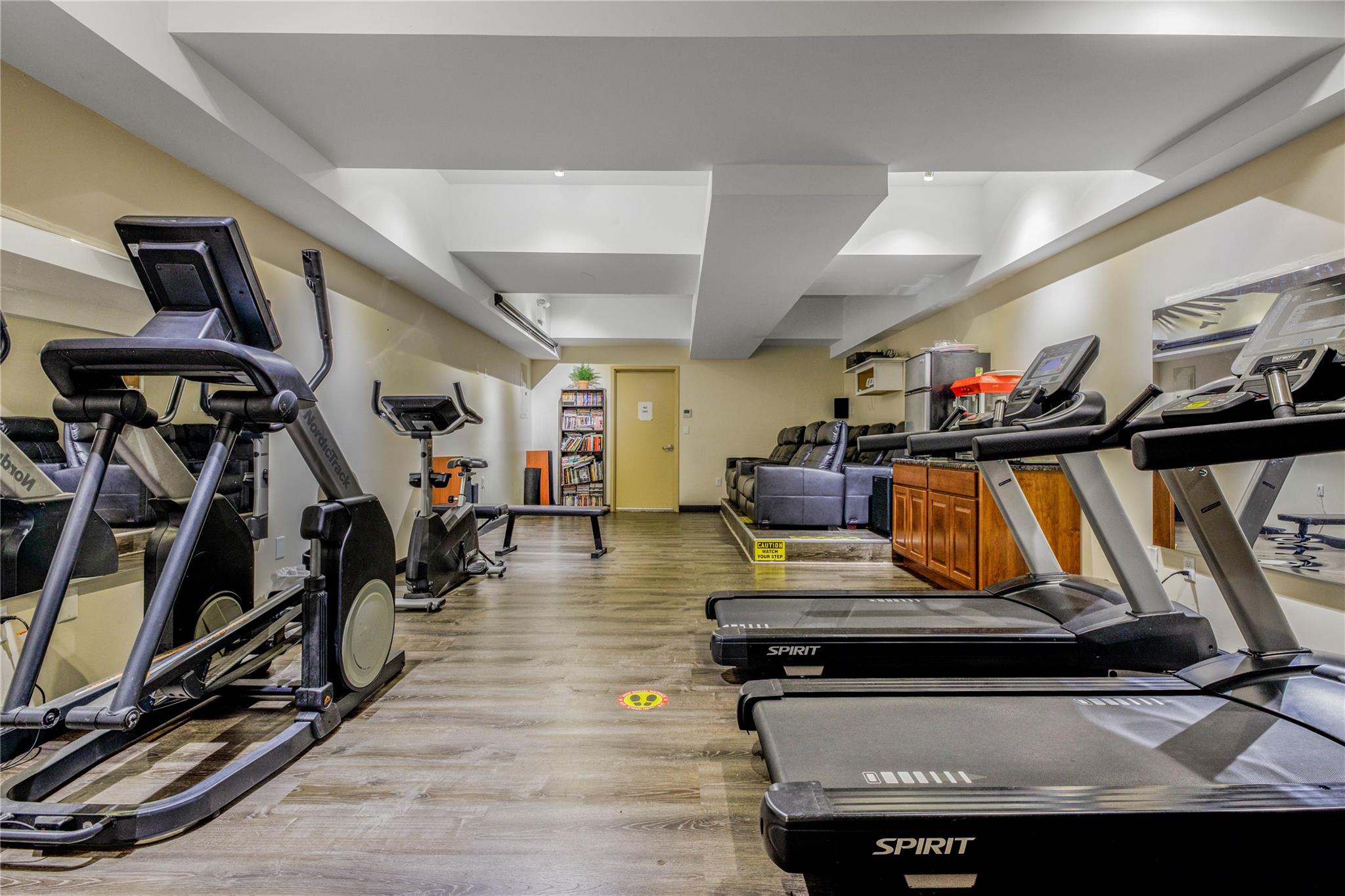 #18 photo, 118-17 Union Turnpike, Forest Hills , NY 11375