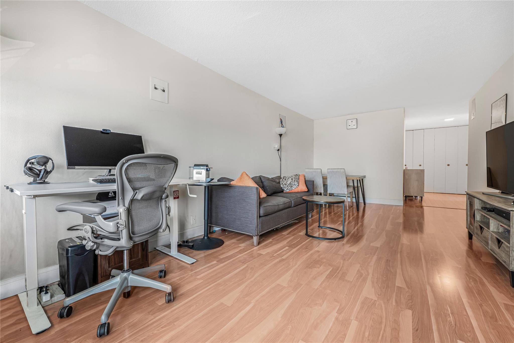 #4 photo, 118-17 Union Turnpike, Forest Hills , NY 11375