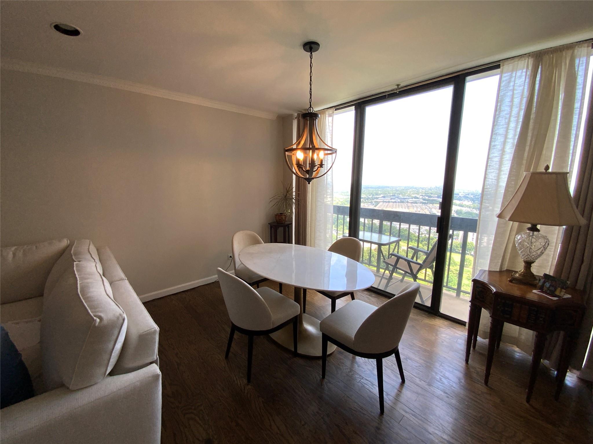 #7 photo, 27110 Grand Central Parkway, クイーンズ区 Floral Park , NY 11005