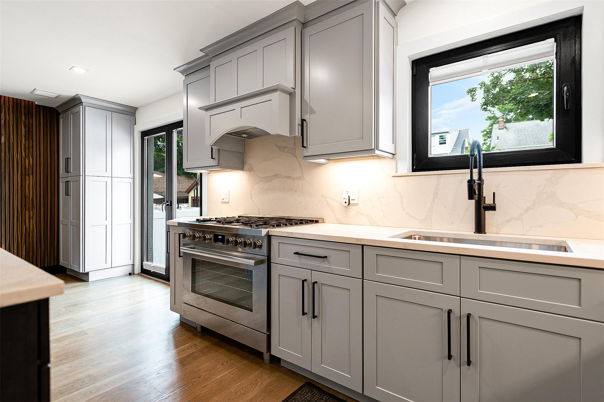 #11 photo, 71-31 Loubet Street, クイーンズ区 Forest Hills , NY 11375