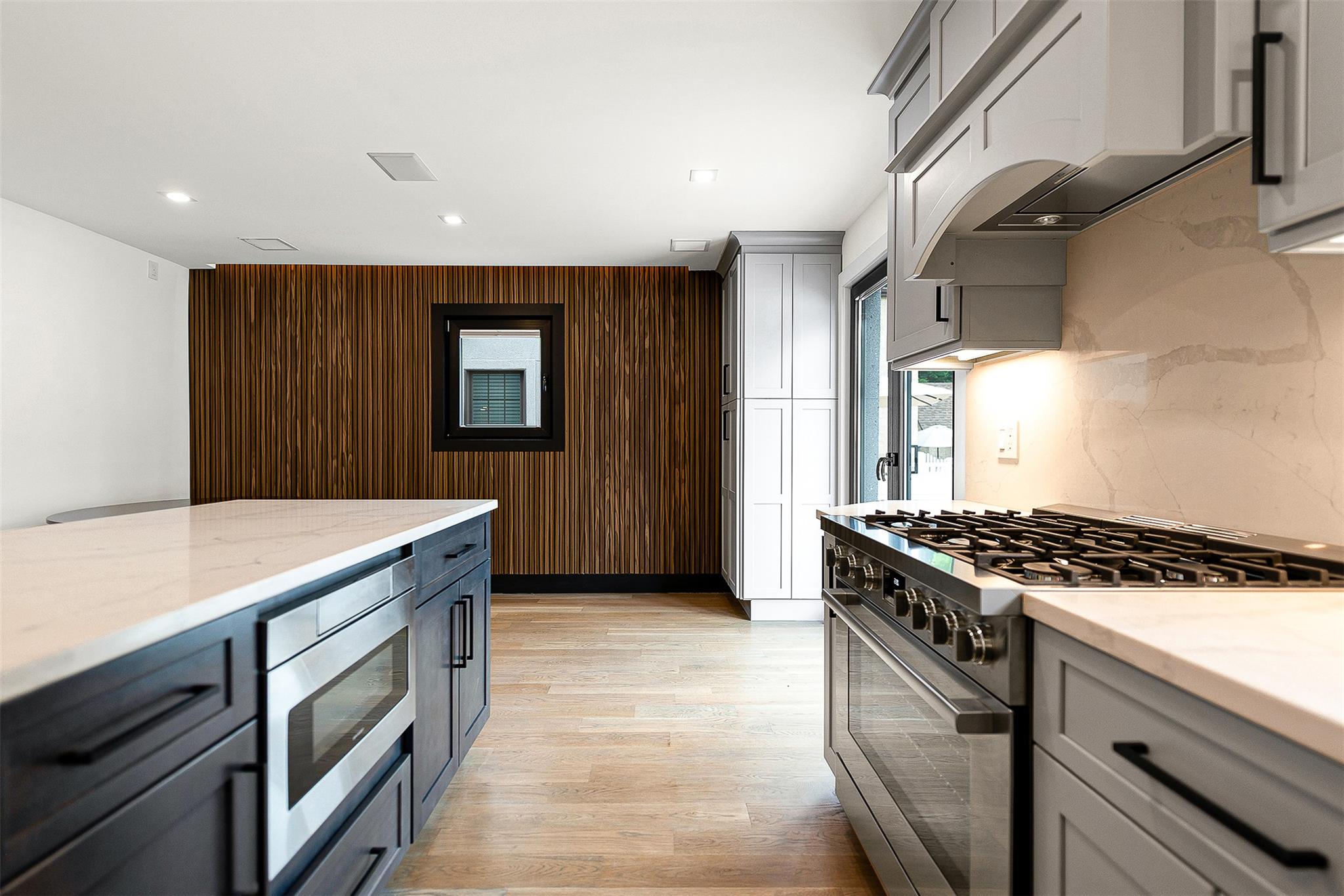 #12 photo, 71-31 Loubet Street, クイーンズ区 Forest Hills , NY 11375