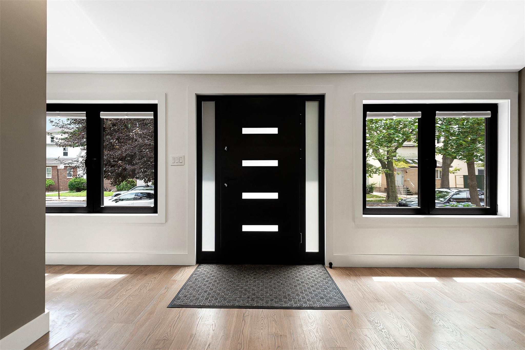 #3 photo, 71-31 Loubet Street, クイーンズ区 Forest Hills , NY 11375