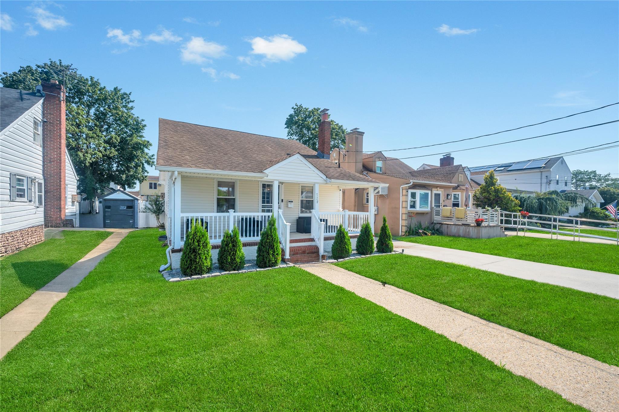 #3 photo, 728 Grand Terrace Avenue, Baldwin , NY 11510