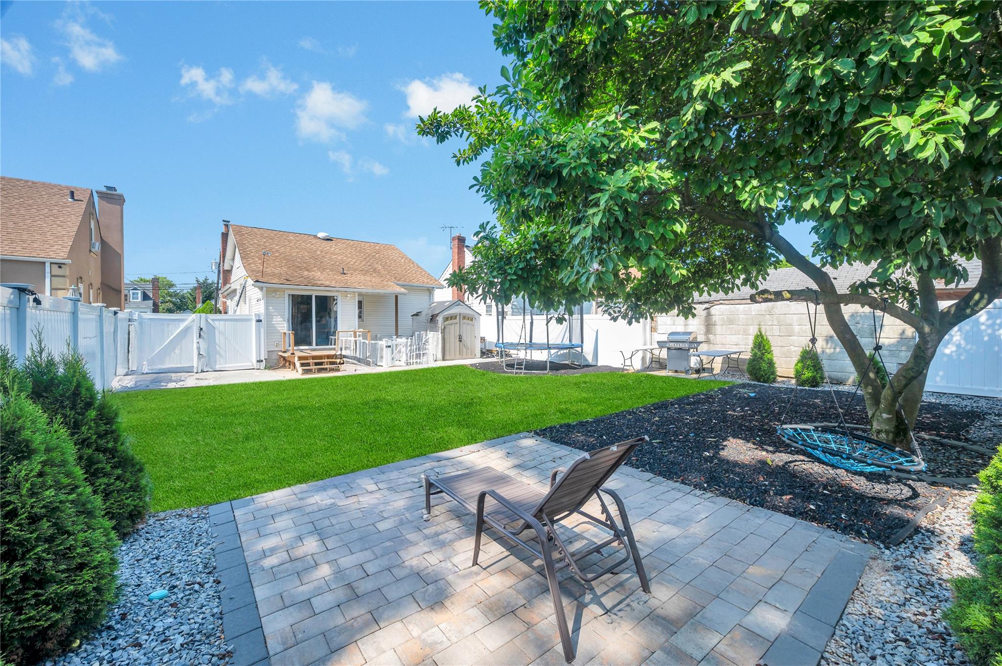 #5 photo, 728 Grand Terrace Avenue, Baldwin , NY 11510