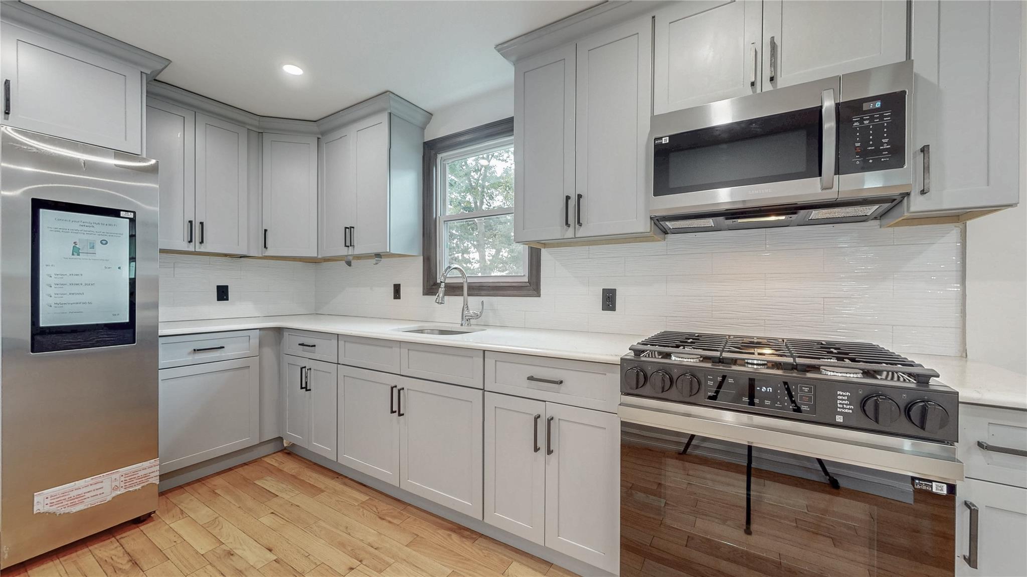 #15 photo, 118-27 201st Street, Saint Albans , NY 11412