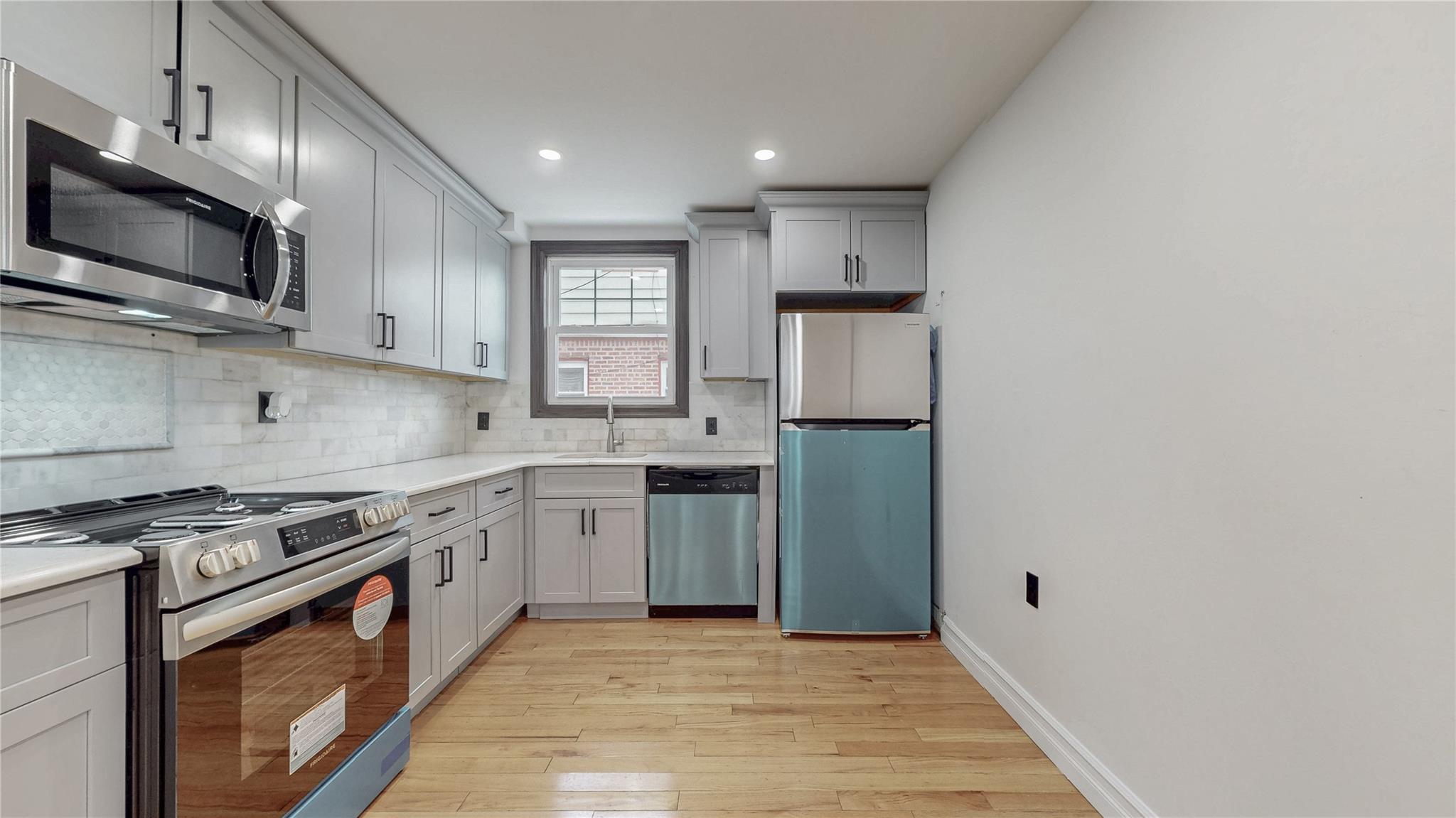 #6 photo, 118-27 201st Street, Saint Albans , NY 11412