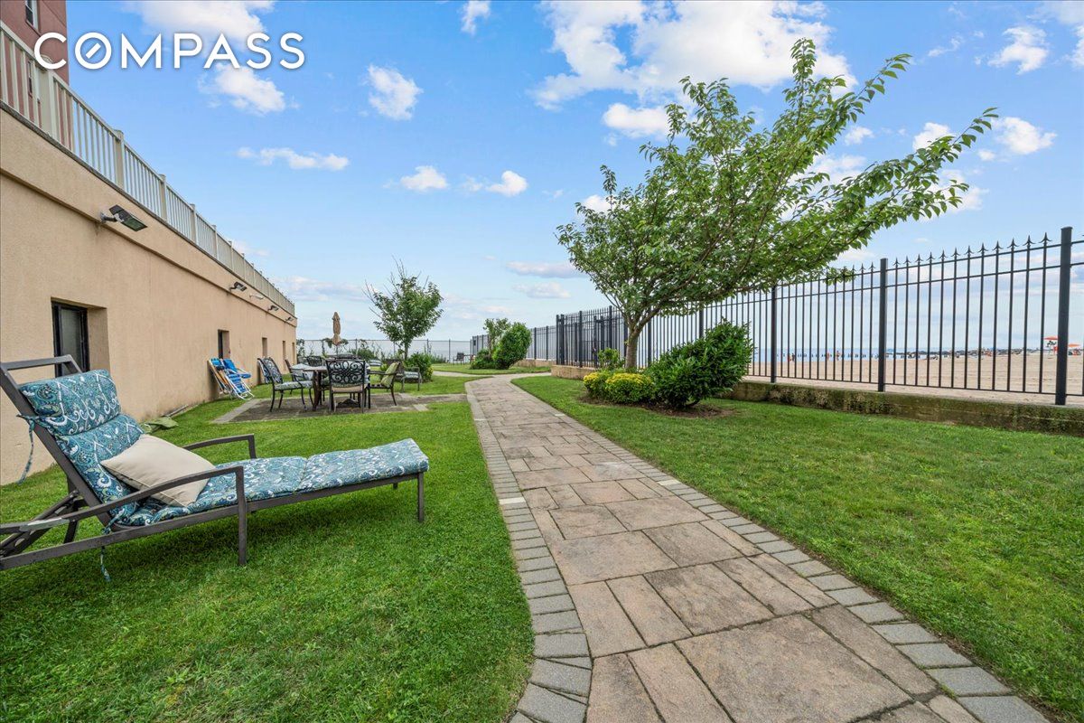 #10 photo, 286 Corbin Place, Brighton Beach , NY 11235