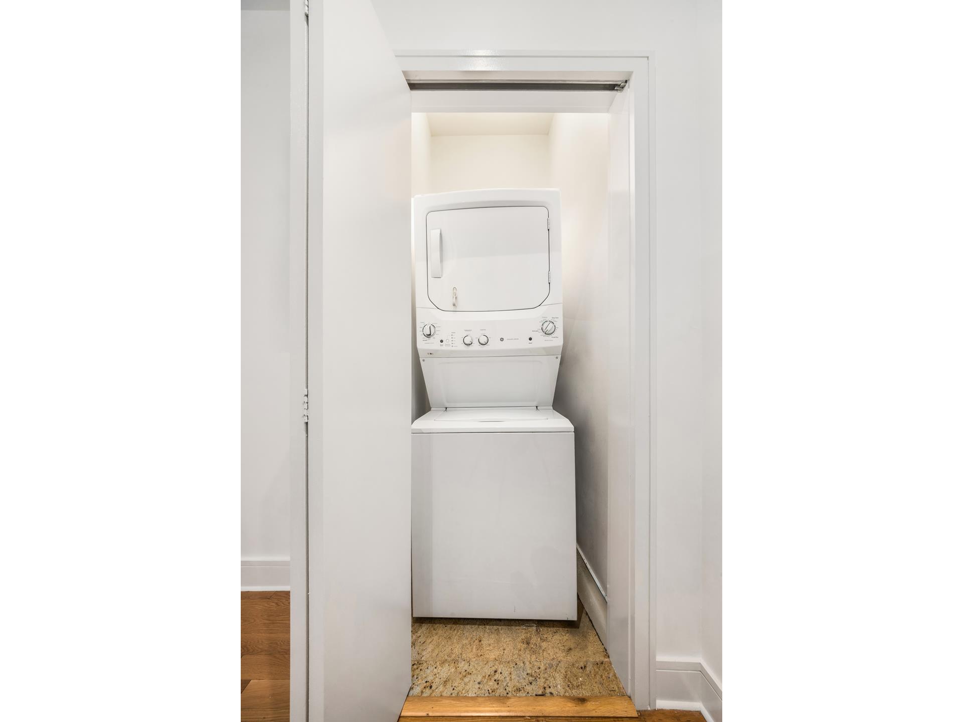 #10 photo, 41-26 27TH Street, クイーンズ区 Long Island City , NY 11101