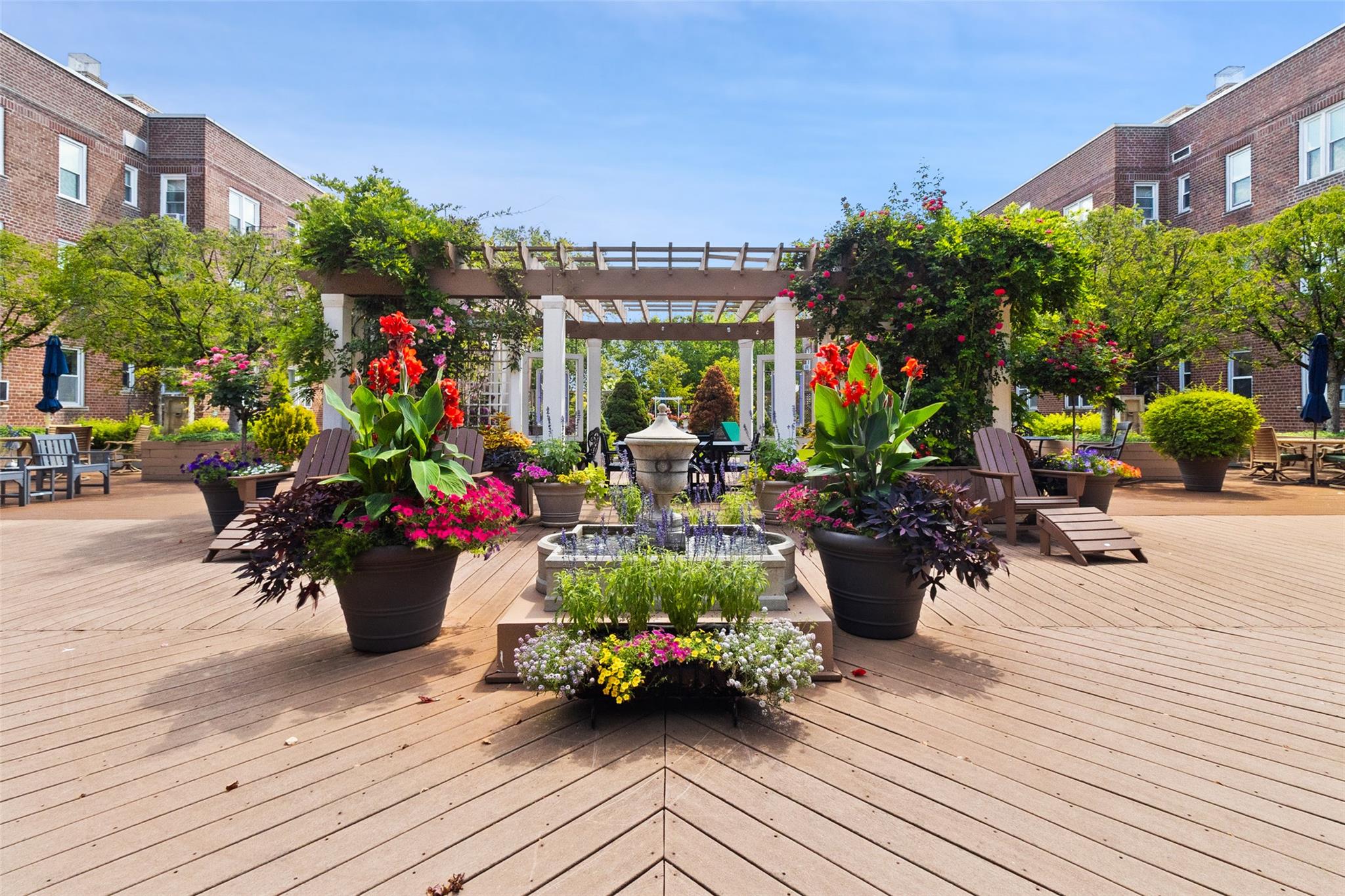 #13 photo, 101 Old Mamaroneck Road, White Plains , NY 10605