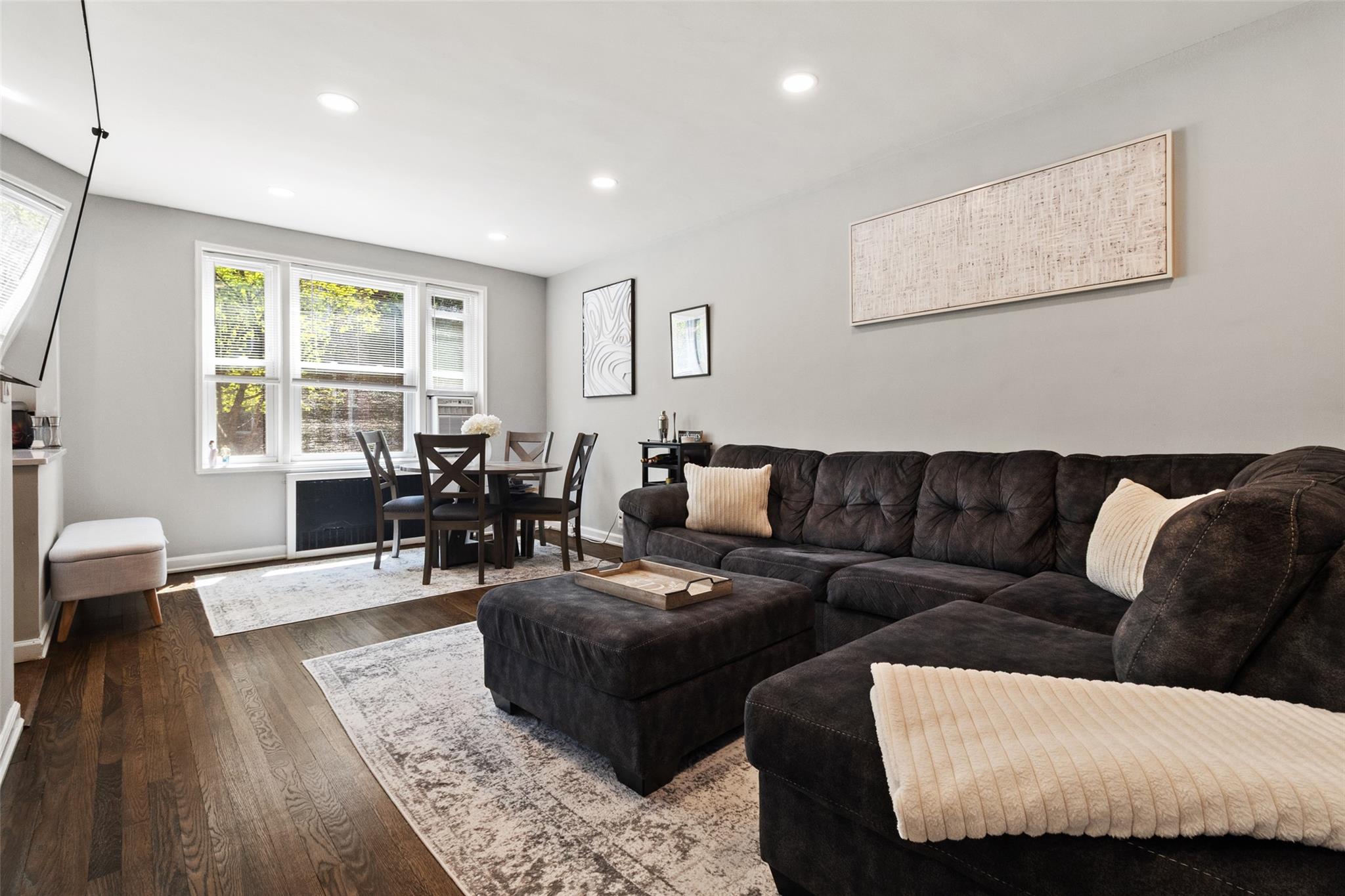 #2 photo, 101 Old Mamaroneck Road, White Plains , NY 10605