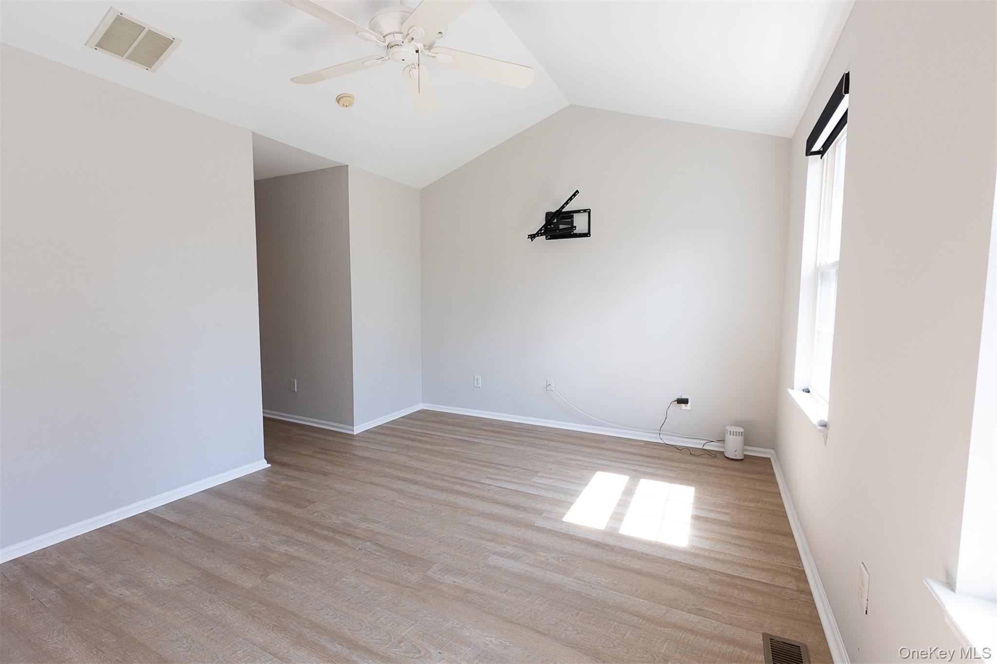 #12 photo, 16 Willow Drive, 紐約州 Nanuet , NY 10954