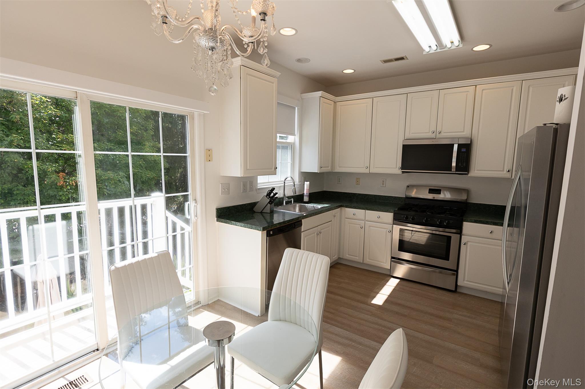 #3 photo, 16 Willow Drive, 紐約州 Nanuet , NY 10954