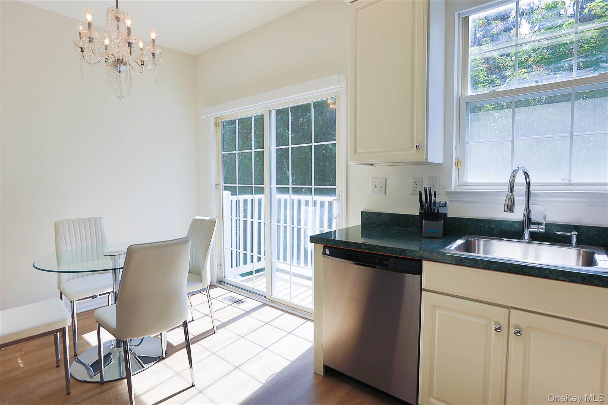 #4 photo, 16 Willow Drive, 紐約州 Nanuet , NY 10954