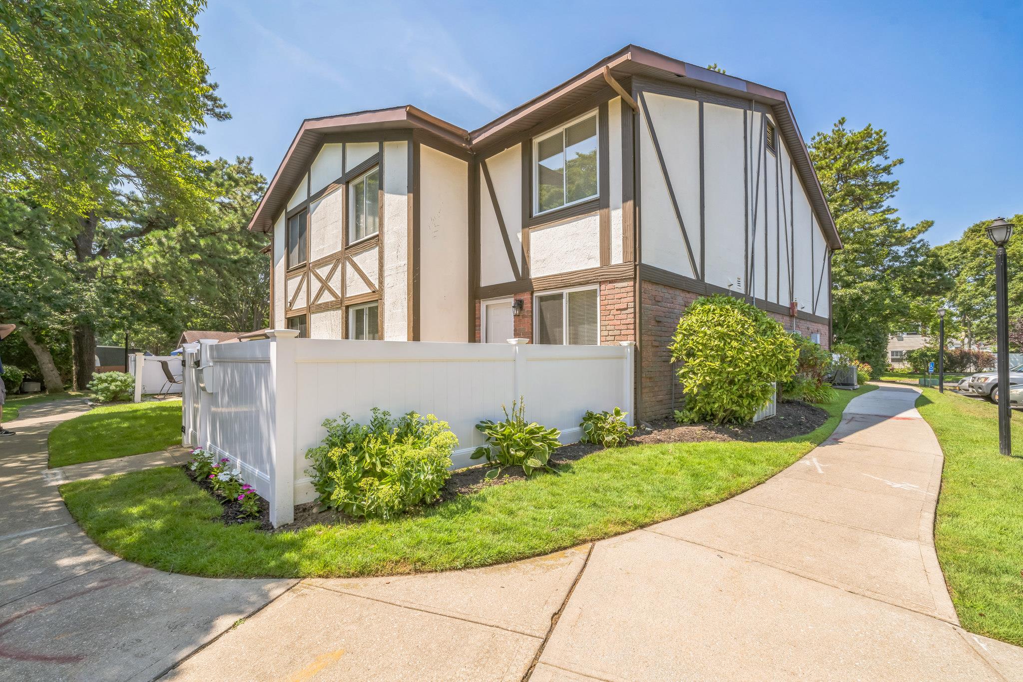 #1 photo, 666 Blue Ridge Drive, Medford , NY 11763